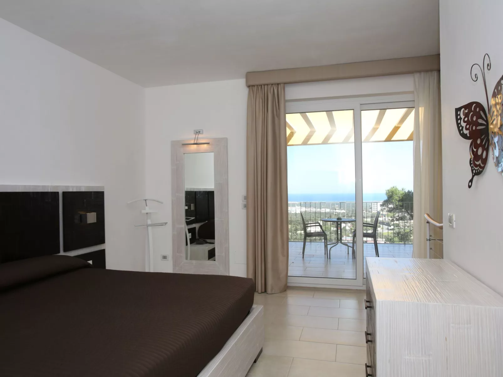 Villa Aurora - piscina panoramica - vista WOW! - Binnen