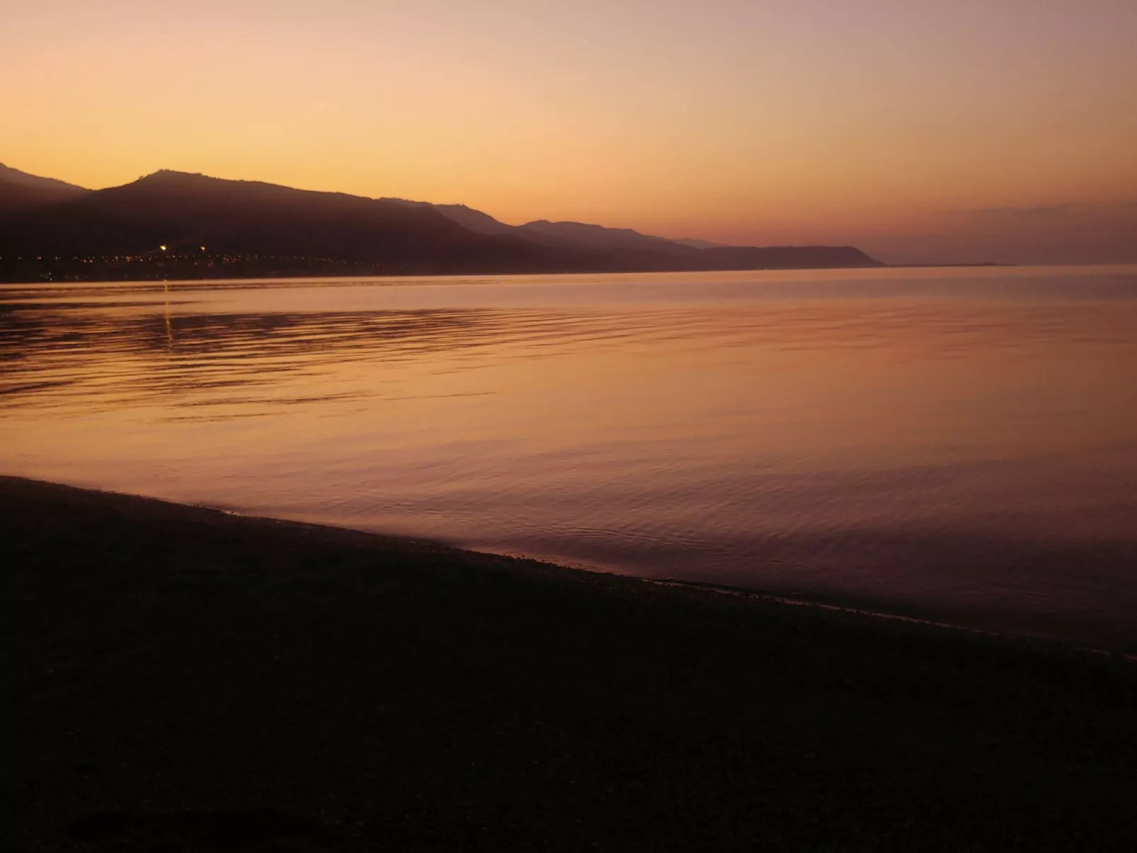 Charmantes Appartement in Derveni-Buiten