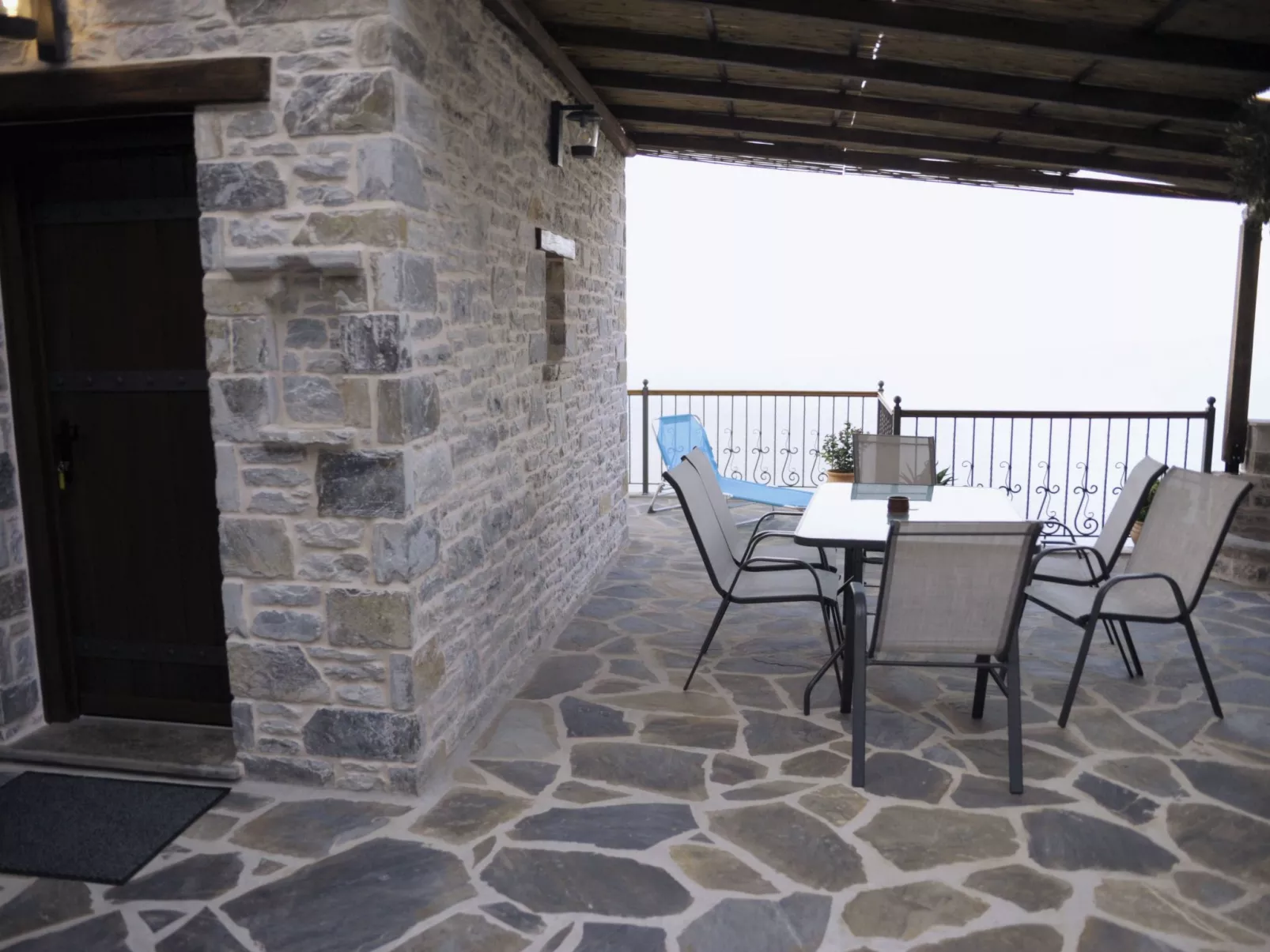 Villa im Grünen-Buiten