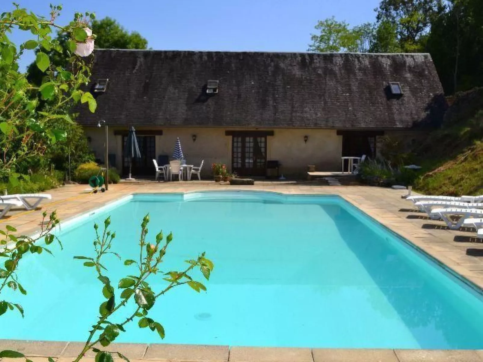 In Souillac mit Gemeinschaftspool-Buiten