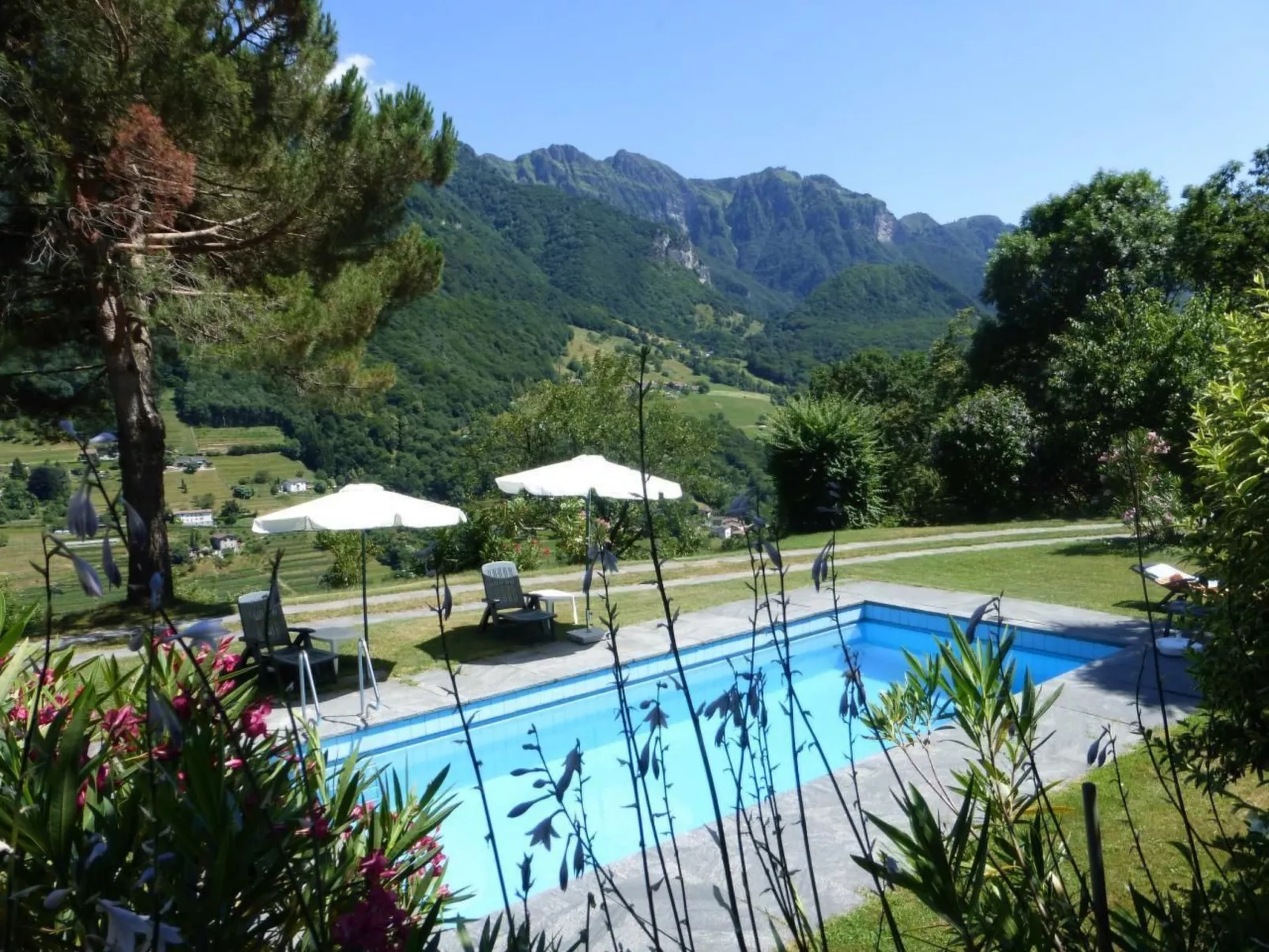 Casa primavera-Buiten