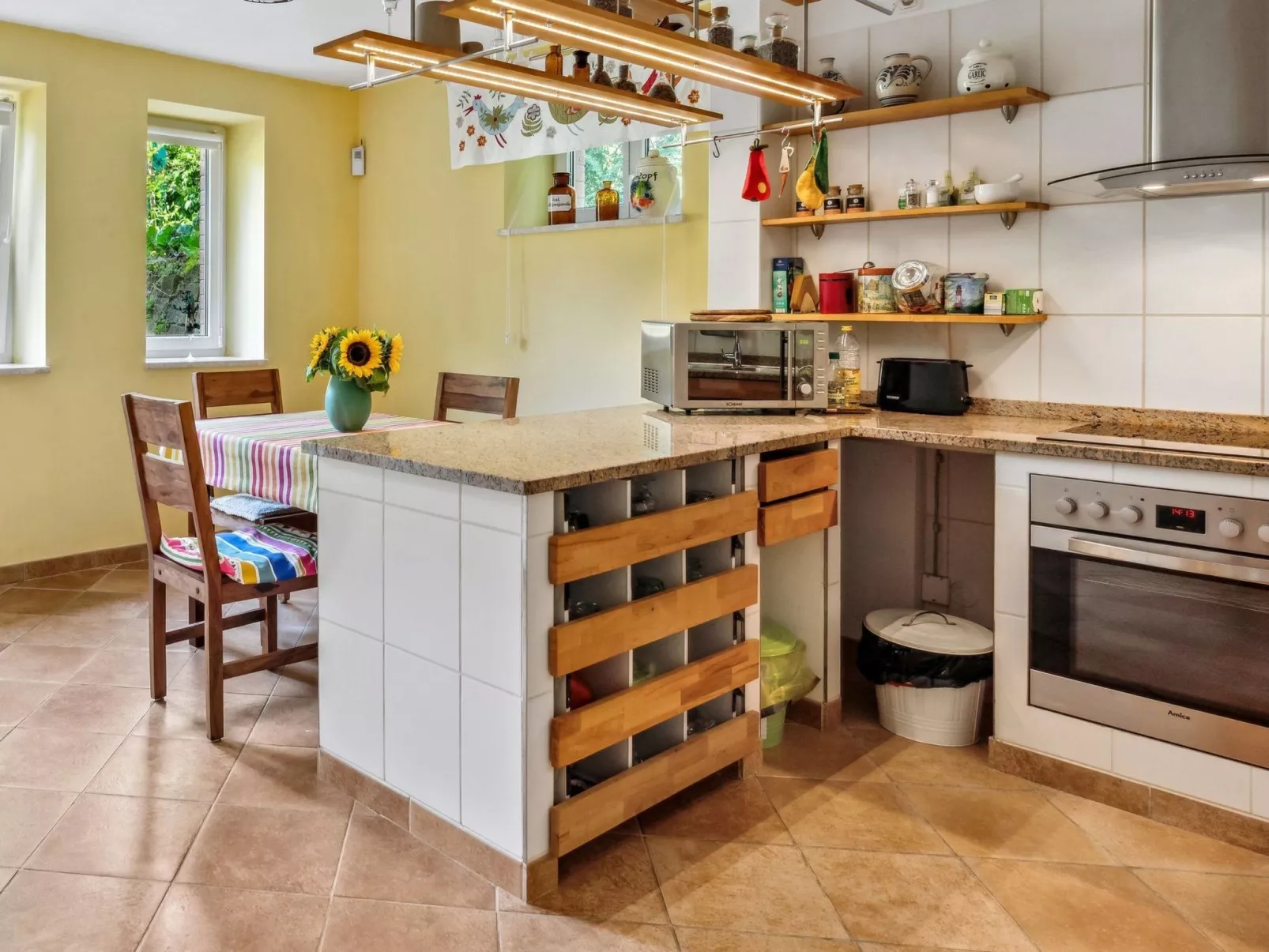 In Karlshorst mit Terrasse-Binnen