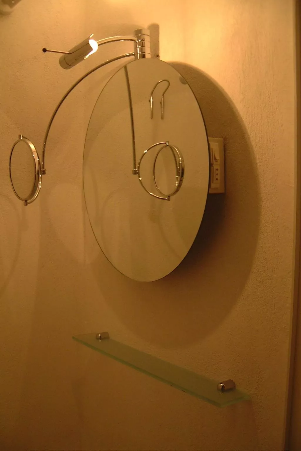 "Julia" mit Blick auf das Wasser-Binnen