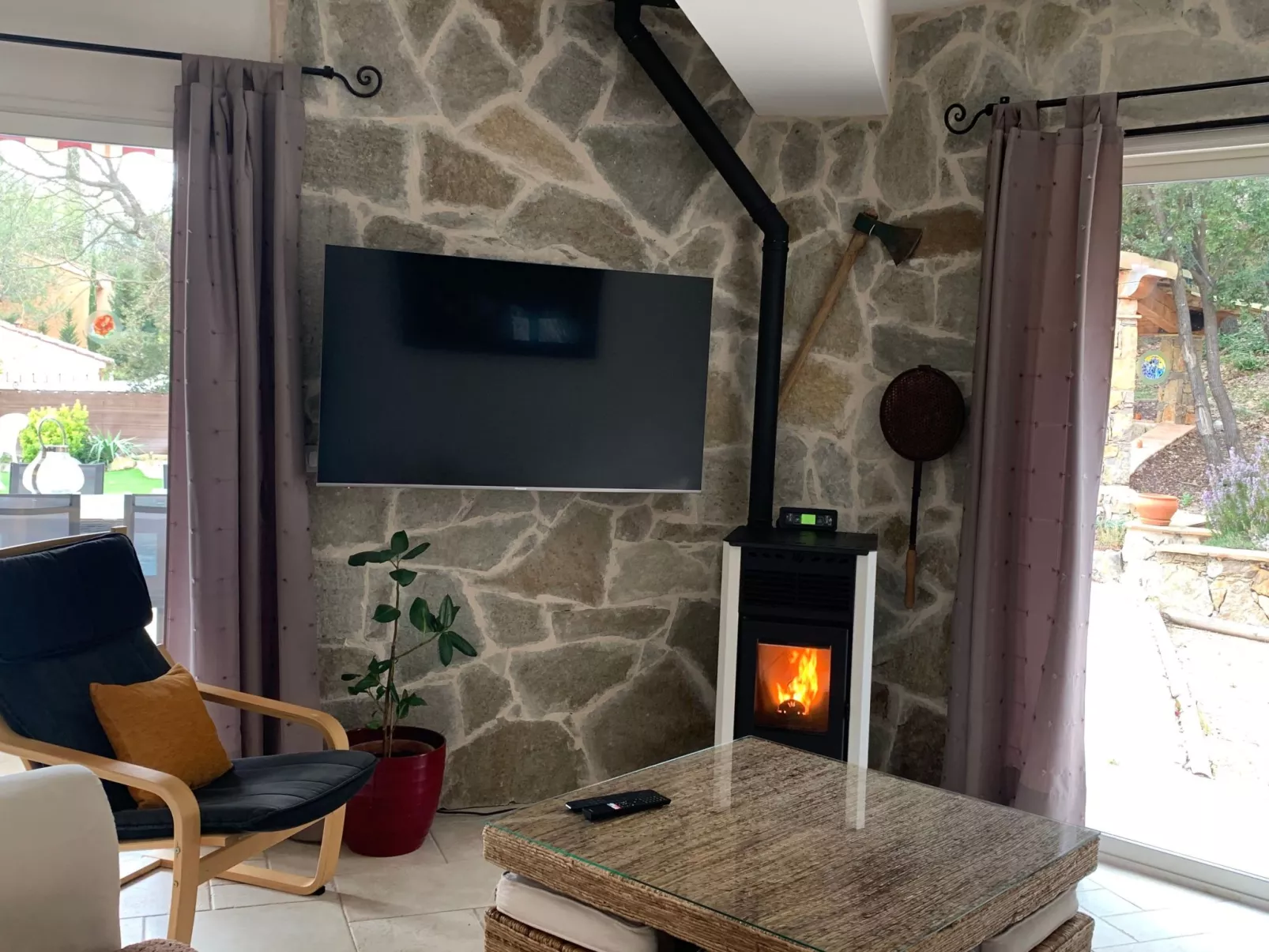 Mit eigenem Pool-Binnen