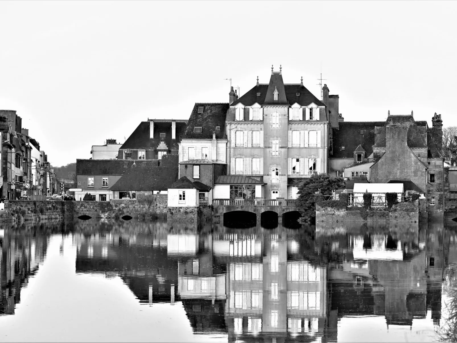 "La Maison du Quai" (Das Haus am Kai)-Buiten