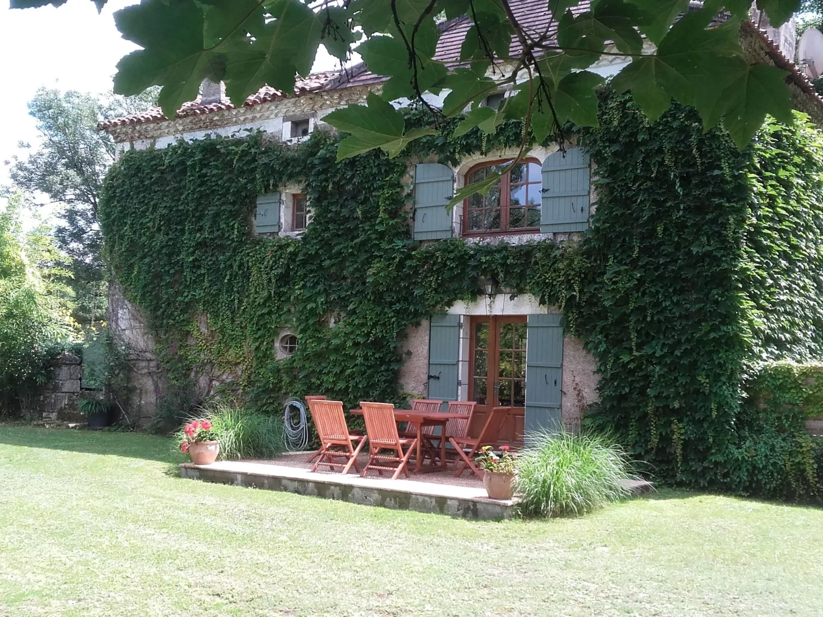 La Monestière-Buiten