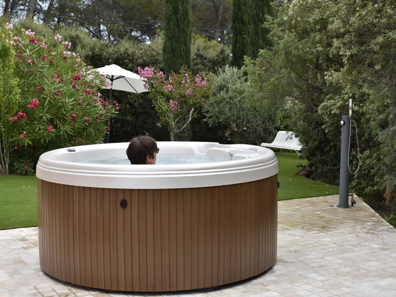 Freistehendes Haus mit großer Terrasse und Panoramablick auf die Landschaft-Buiten