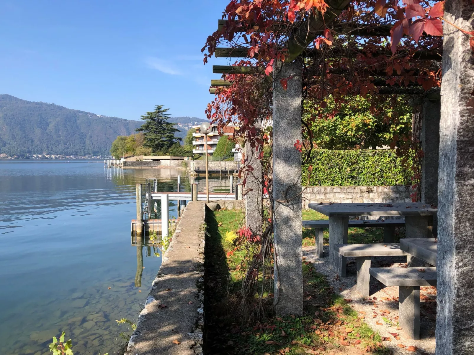 "Lake Escape", mit Pool-Buiten