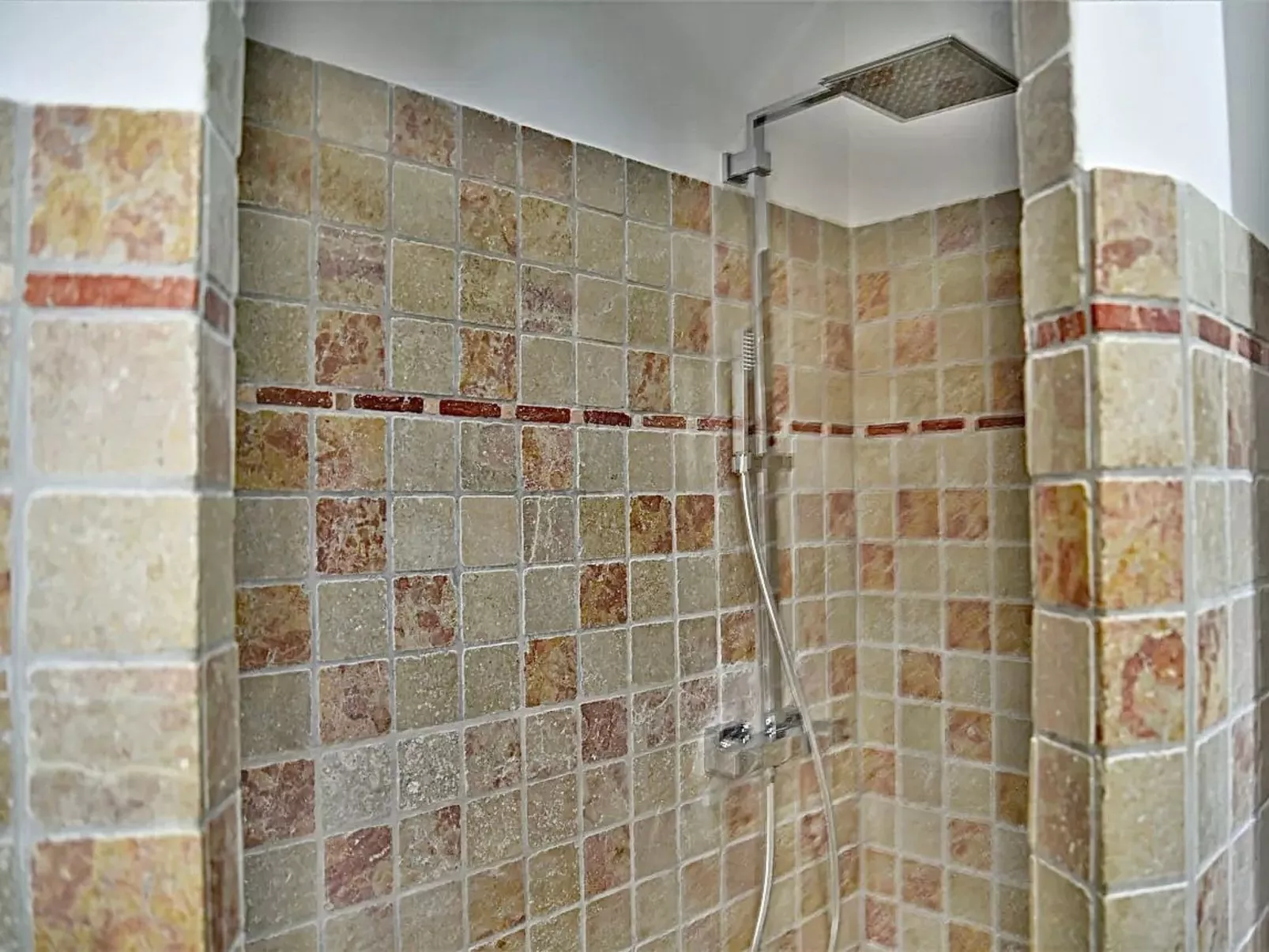 Luxusvilla aus Stein Concadoro-Binnen