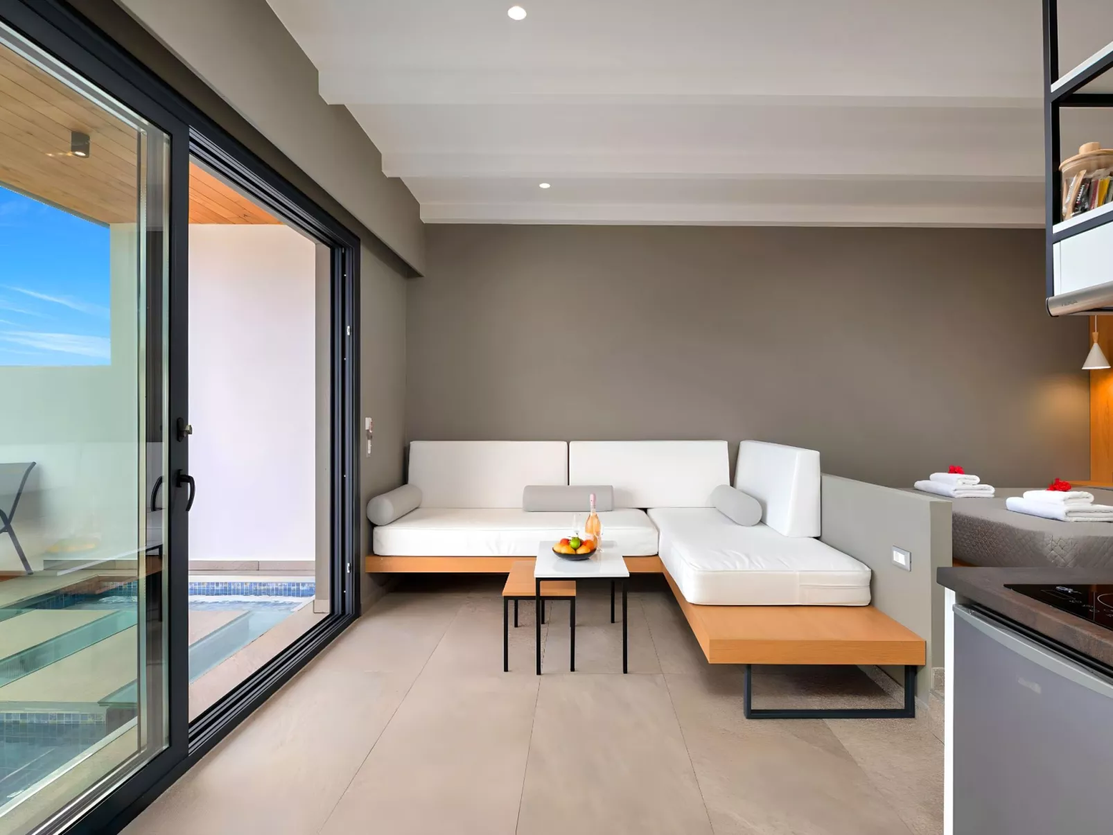 Canes Suite Privater Pool-Binnen