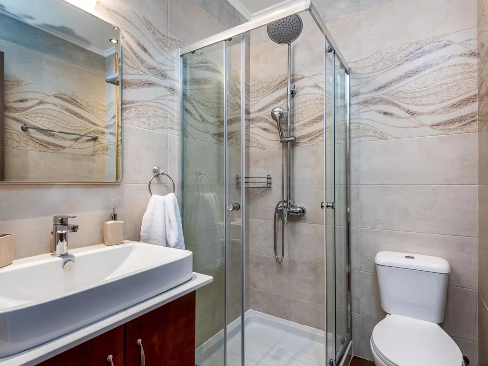 Einzigartige Steinvilla Diagoras-Binnen