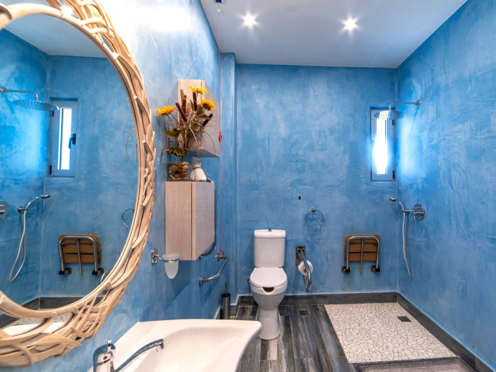 Luxuriöser Villenkomplex mit 14-16 Schlafzimmern in Strandnähe-Binnen