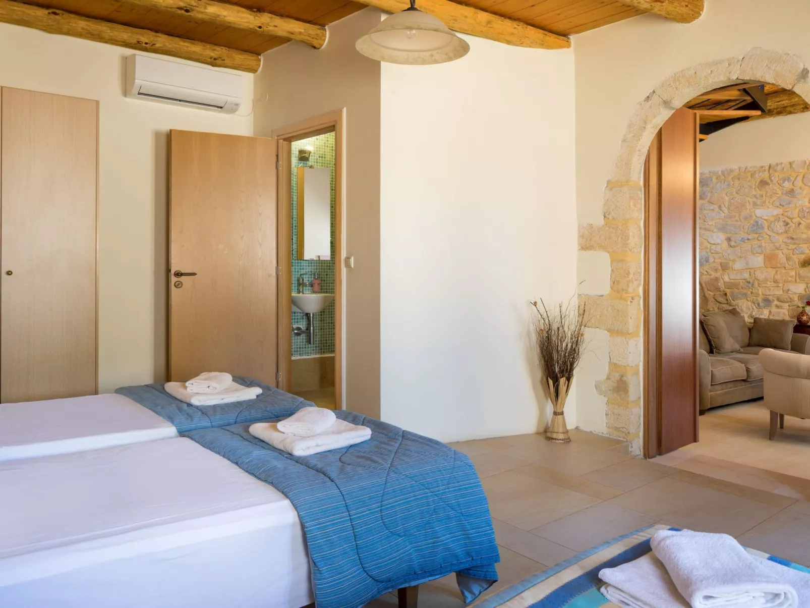 "Villa Aladanos" mit privatem Pool-Binnen