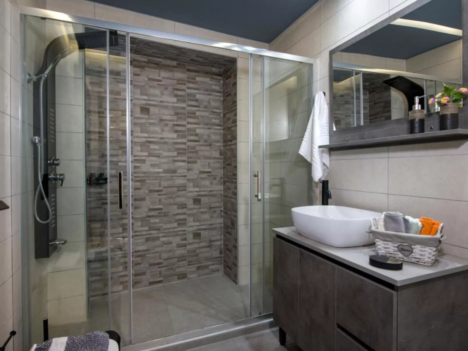 Renas Luxus-Wohnung-Binnen