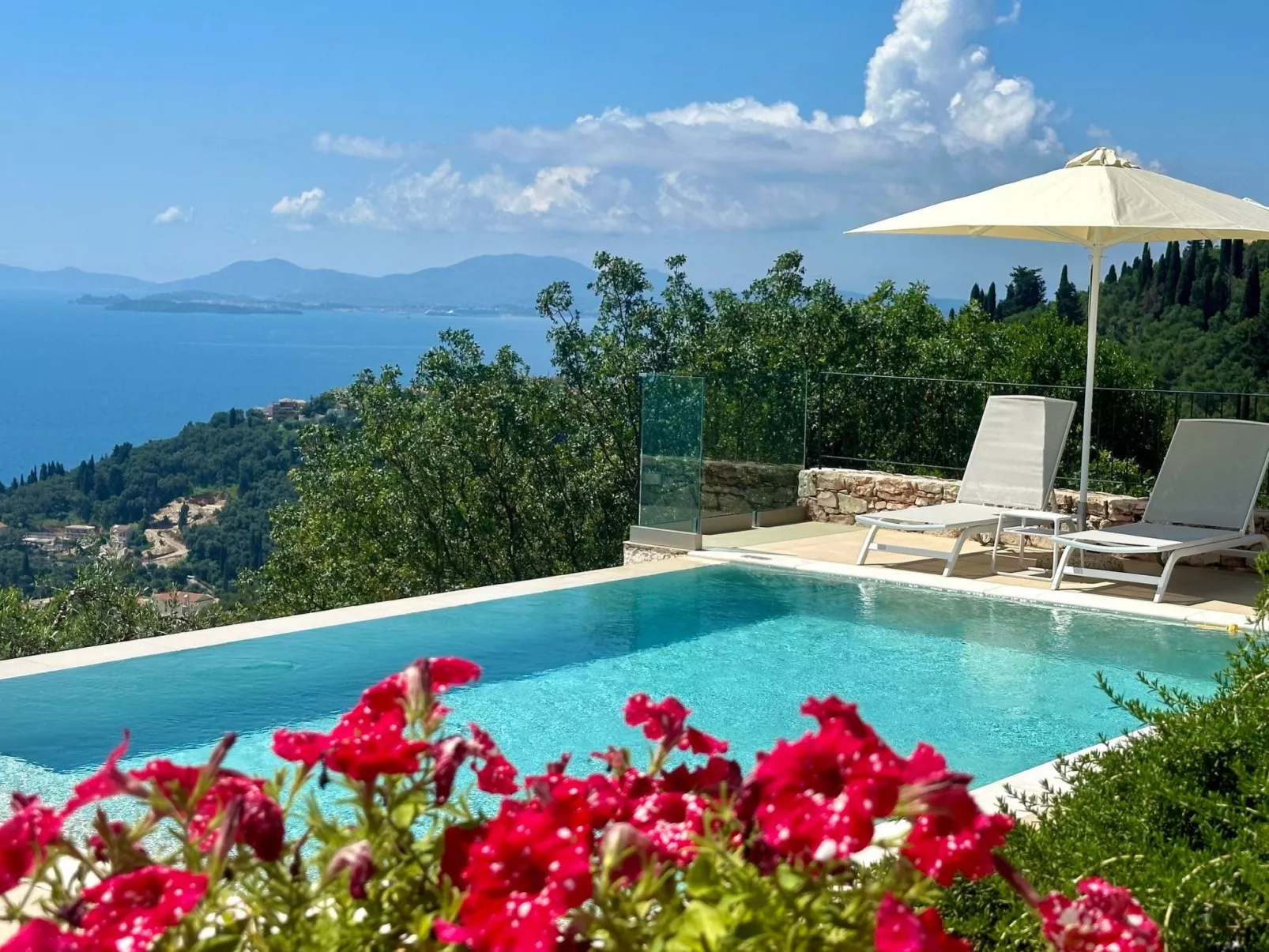 Prächtige Villa in spektakulärer Lage-Binnen