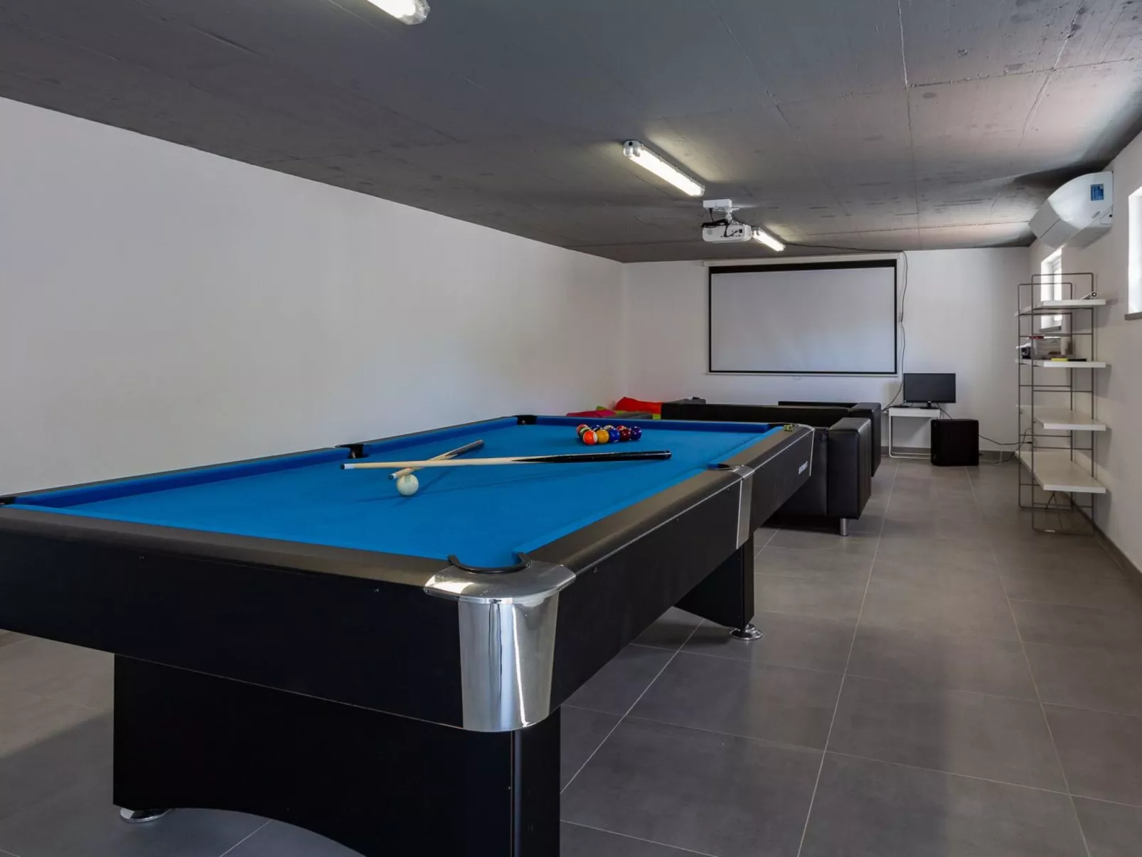 Ferienvilla "Mouraria" mit Blick auf das Wasser-Image-tags.info