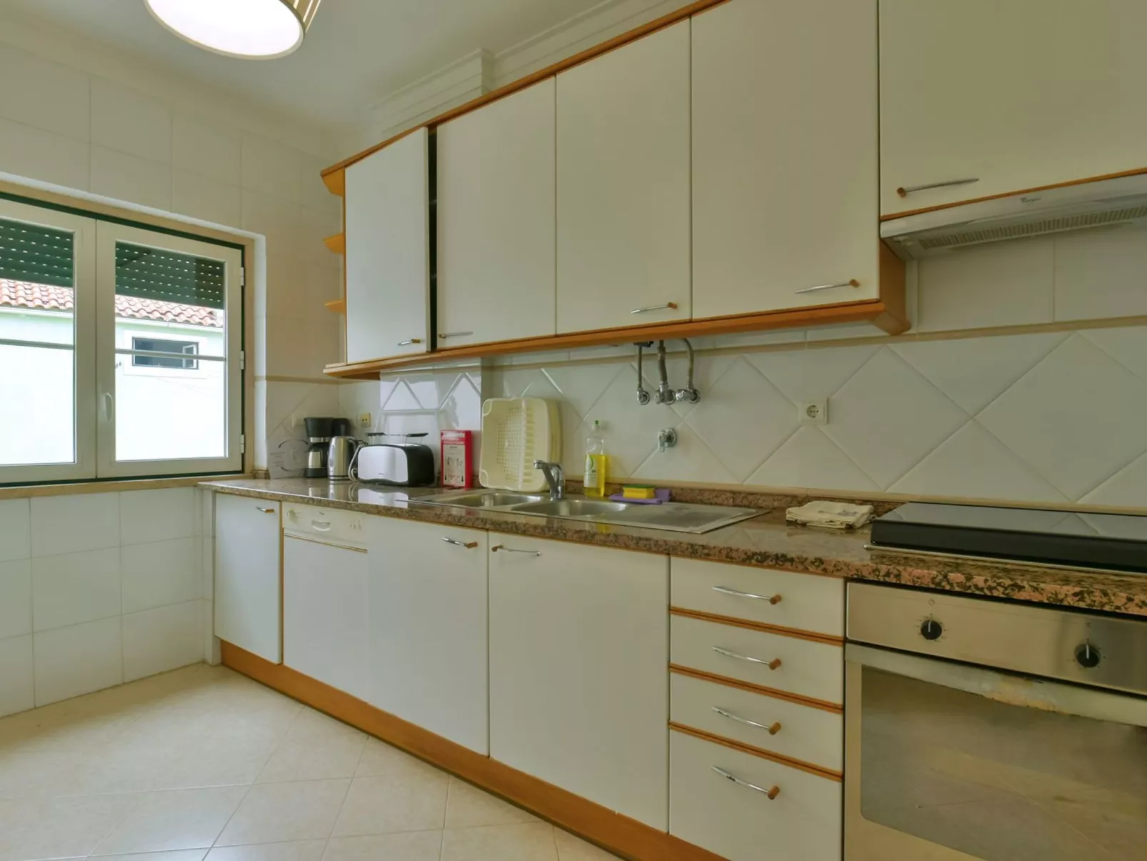 Zentrale Wohnung in Lissabon-Image-tags.info