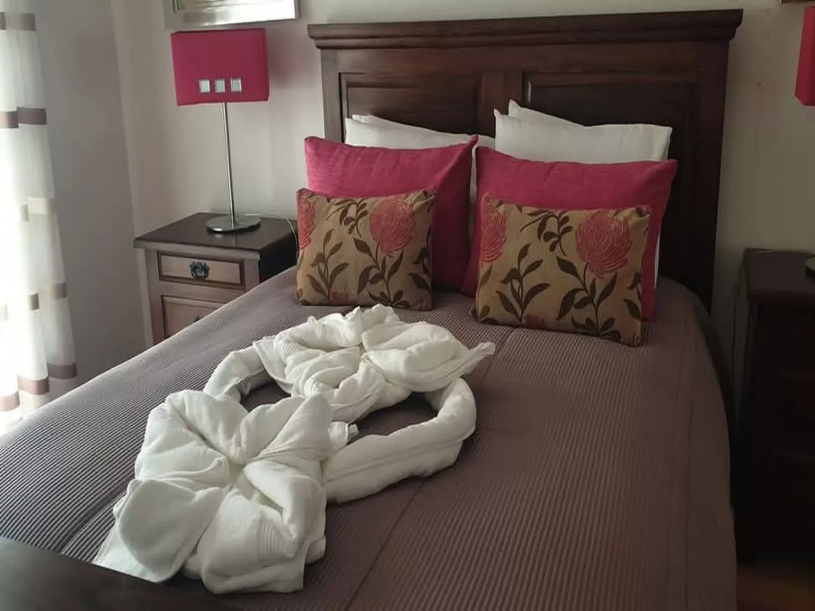 Strandnah und mit Blick auf das Meer