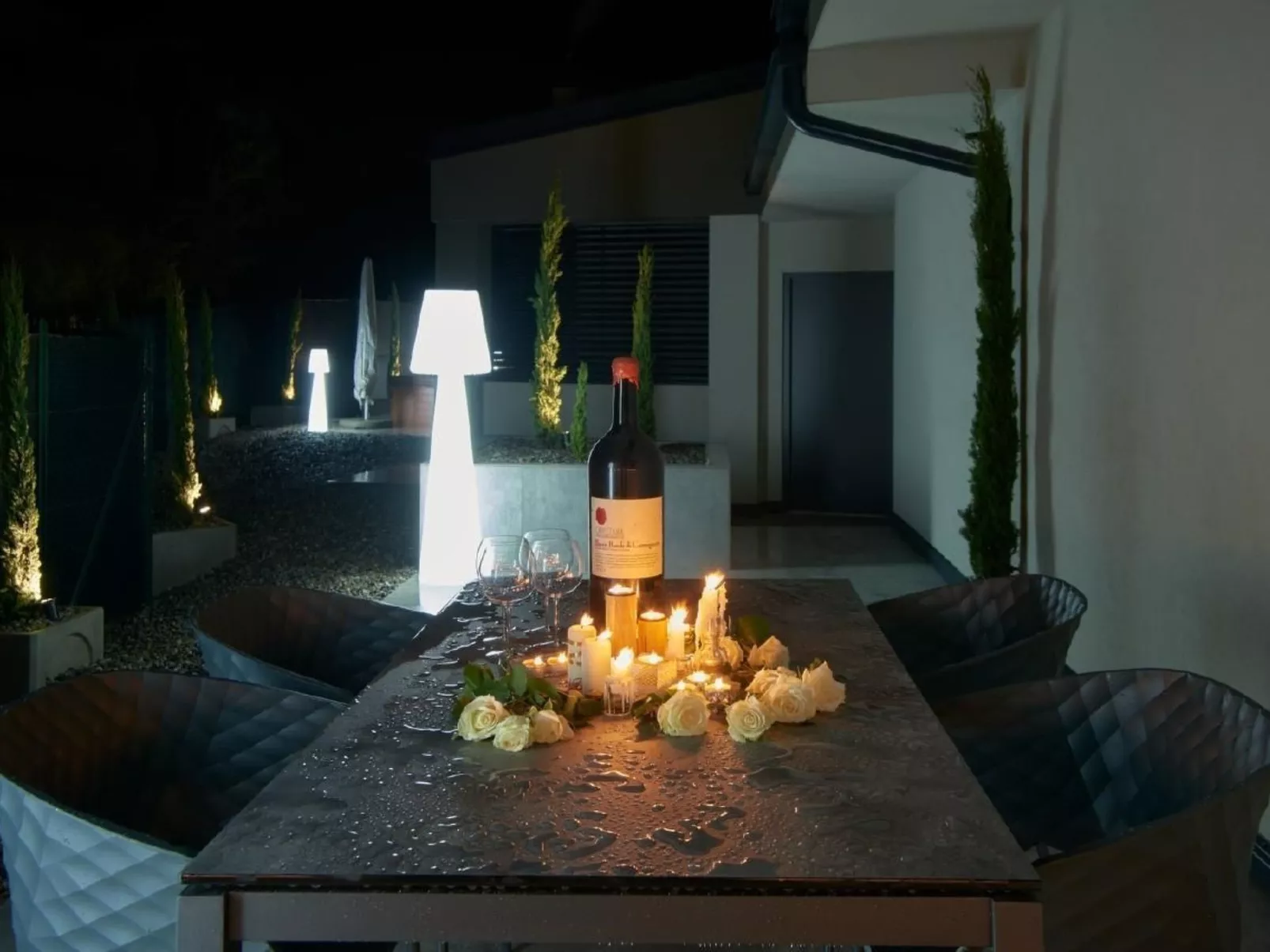 Fewo mit Wellness-Einrichtung-Buiten