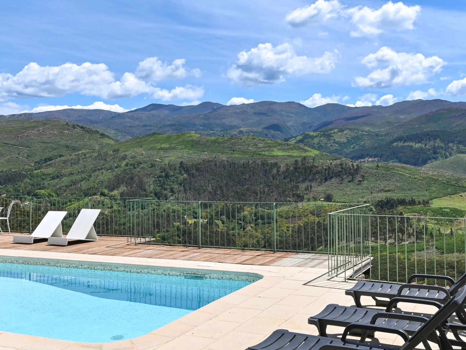 Casas das Olas 2 - Großartige Aussicht, 2 Pools, idealer Ort zum Entspannen und-Buiten