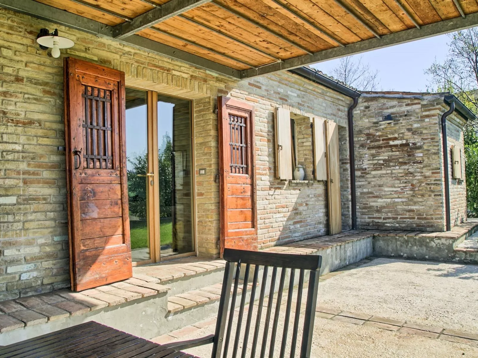 Haus in Ostra mit privatem Pool-Buiten