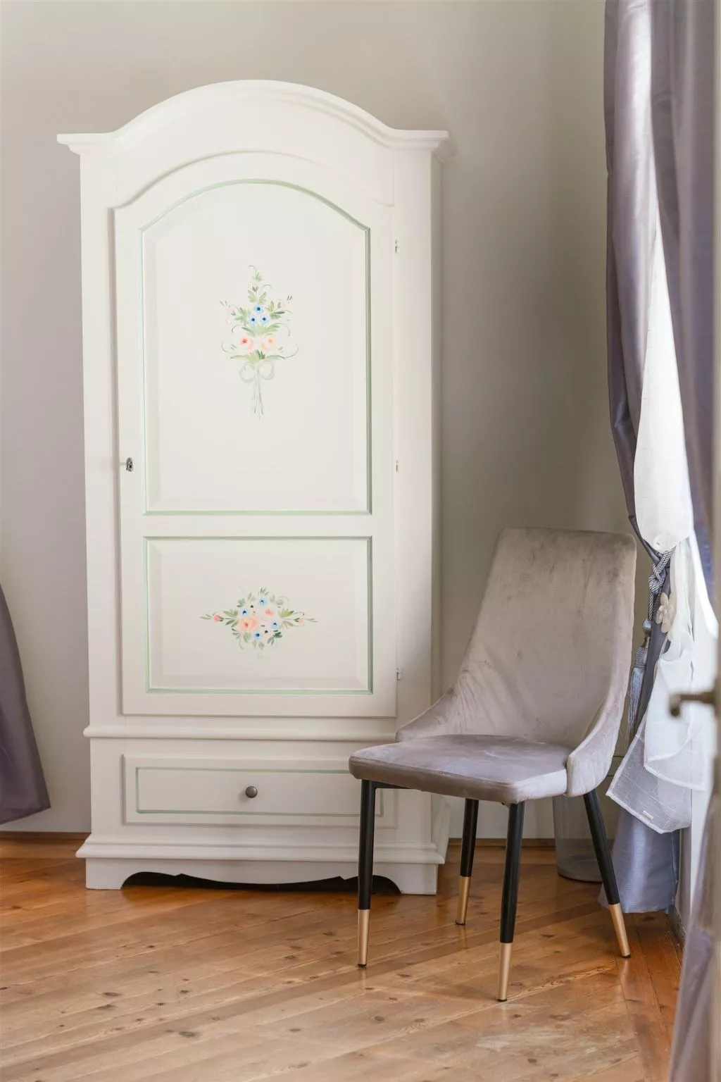 "Palazzo Branca" mit Blick auf den See.-Binnen