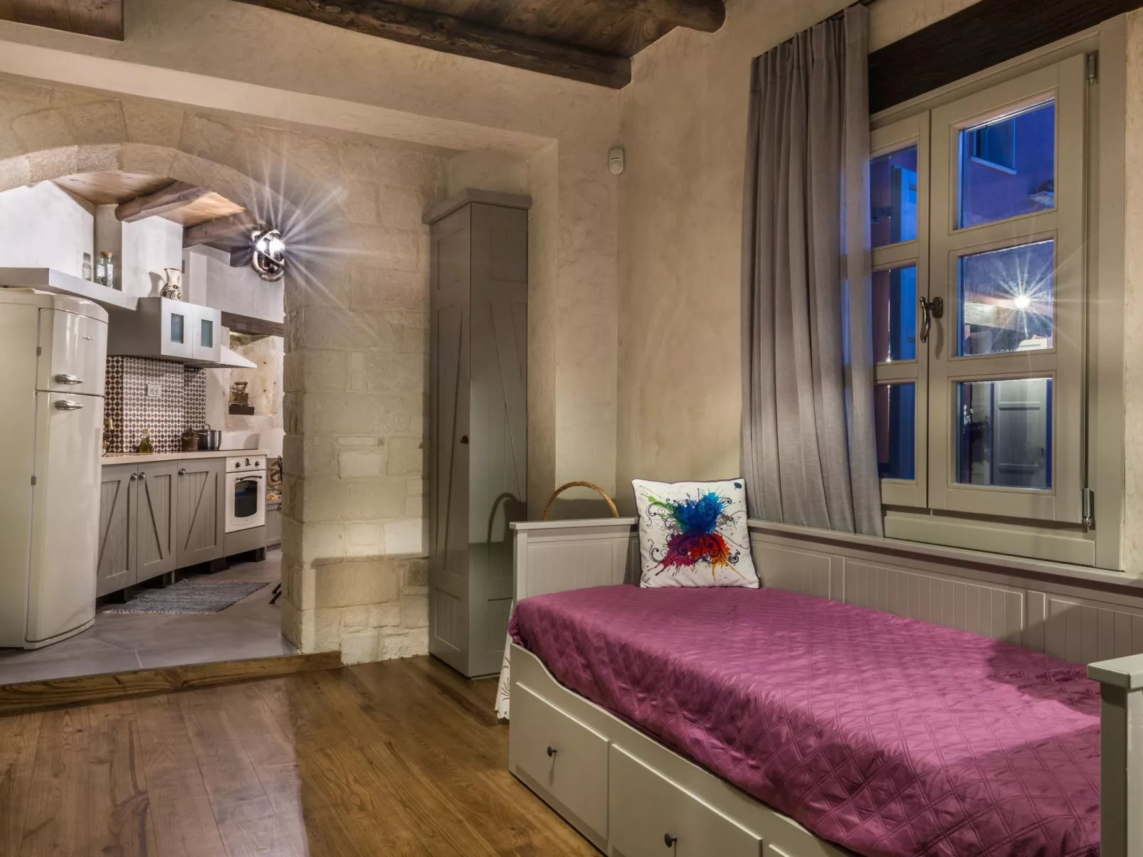 "Liodosifis" mit eigenem Pool-Image-tags.info