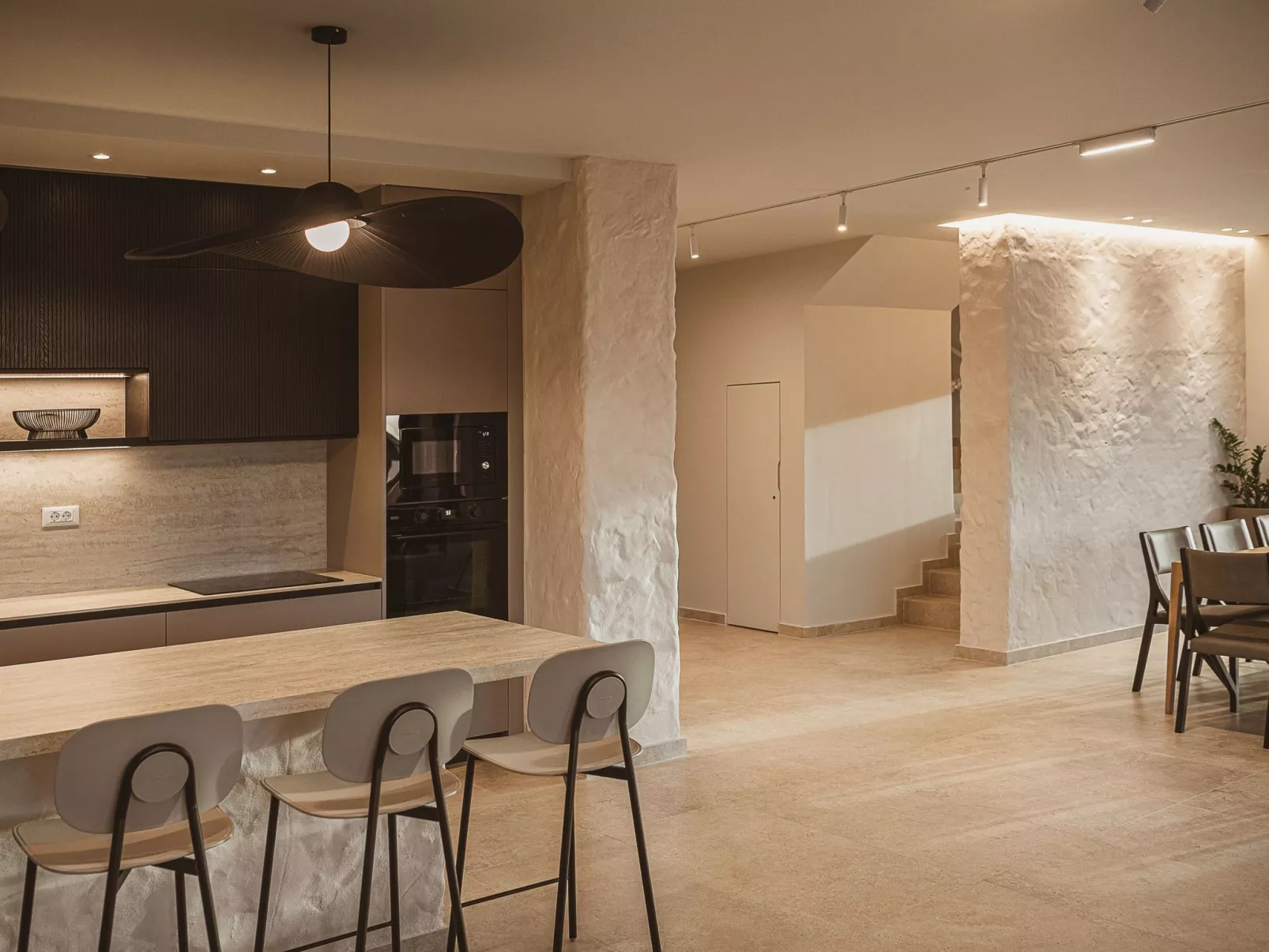 Villa Agali - ''Freier'' beheizter Pool, 70m zum Meer-Binnen