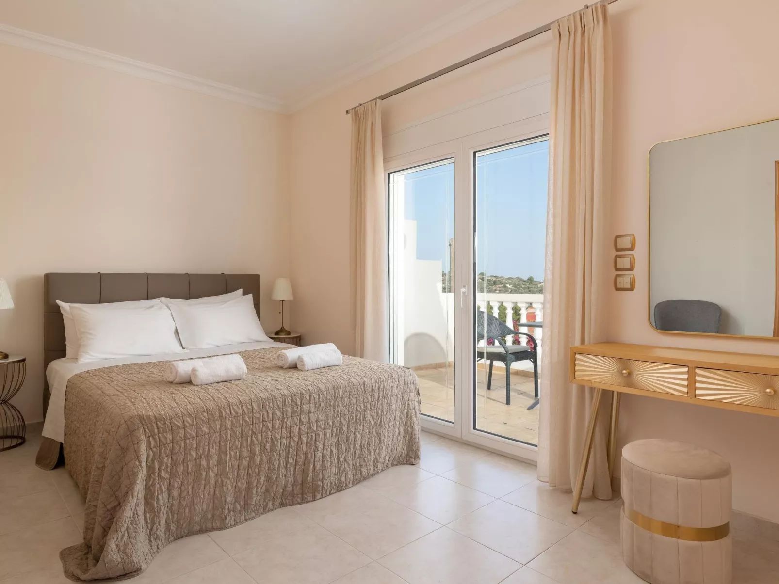 Villa Kamos in Archangelos-Binnen