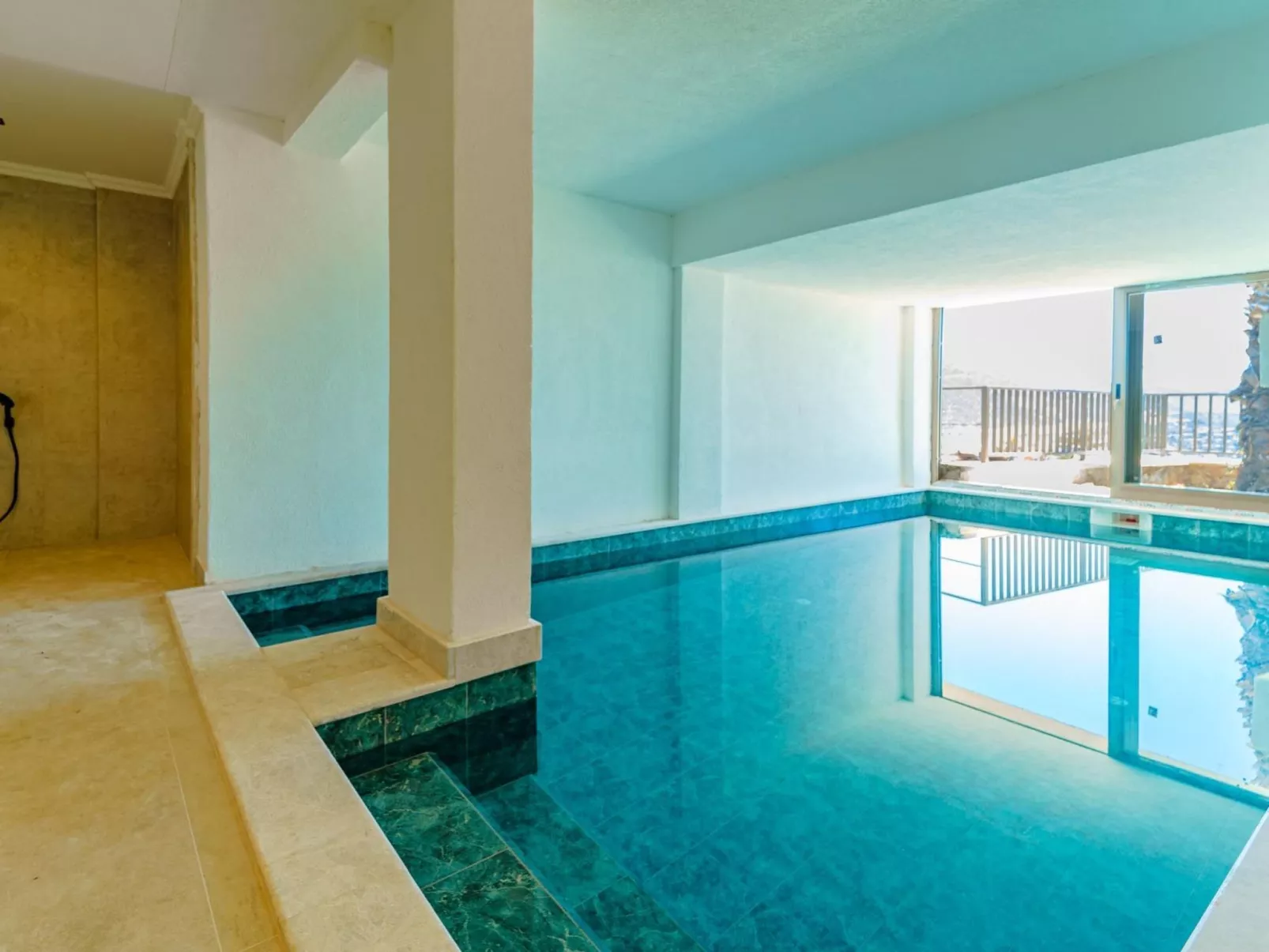 Moderne Luxusvilla für bis zu 12 Personen-Binnen