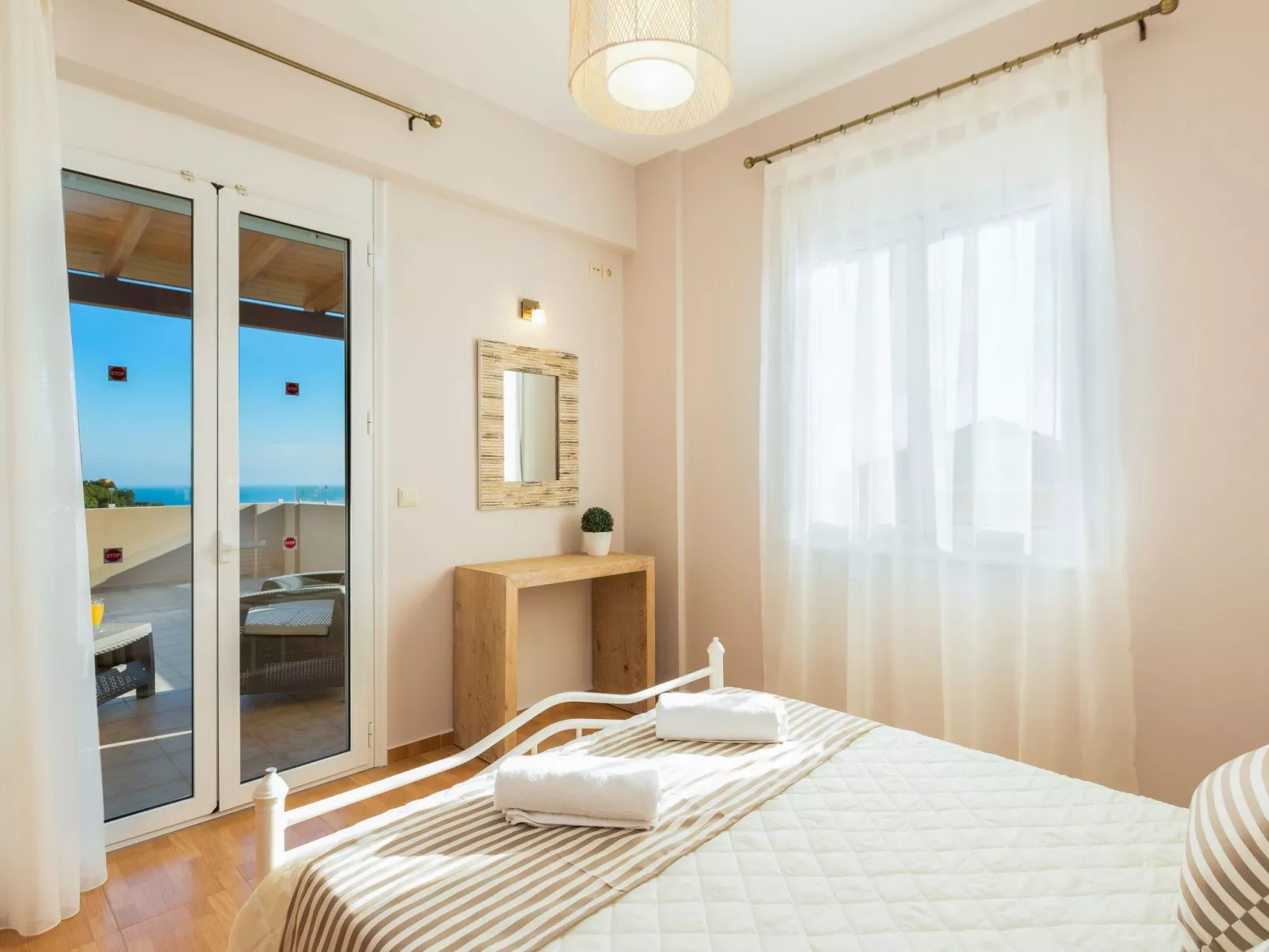 Ruhige Villa mit privatem Pool, BBQ und Kinderbereich-Binnen