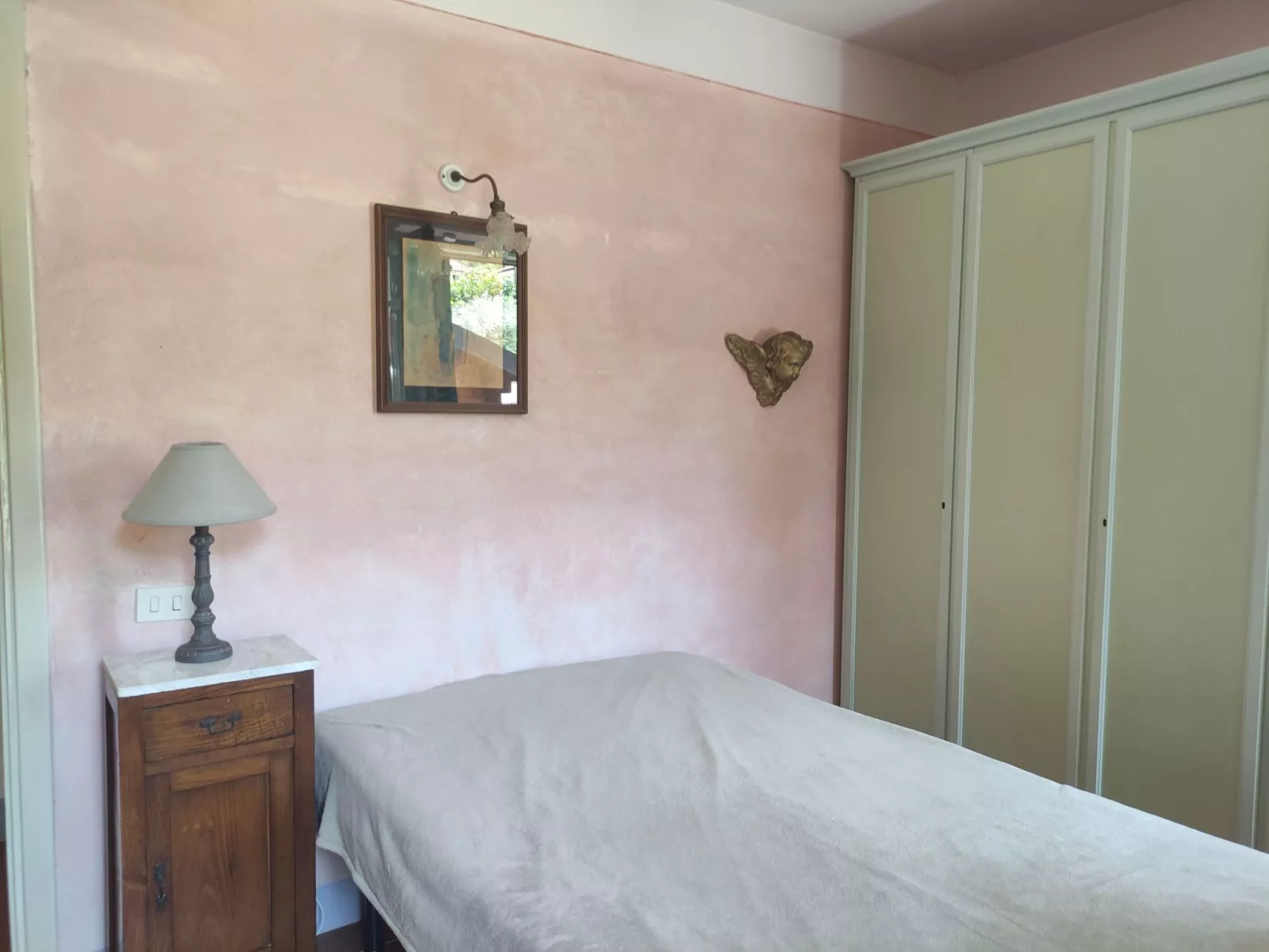 Villa mit schönem Gartne und Sonnenterrasse-Binnen