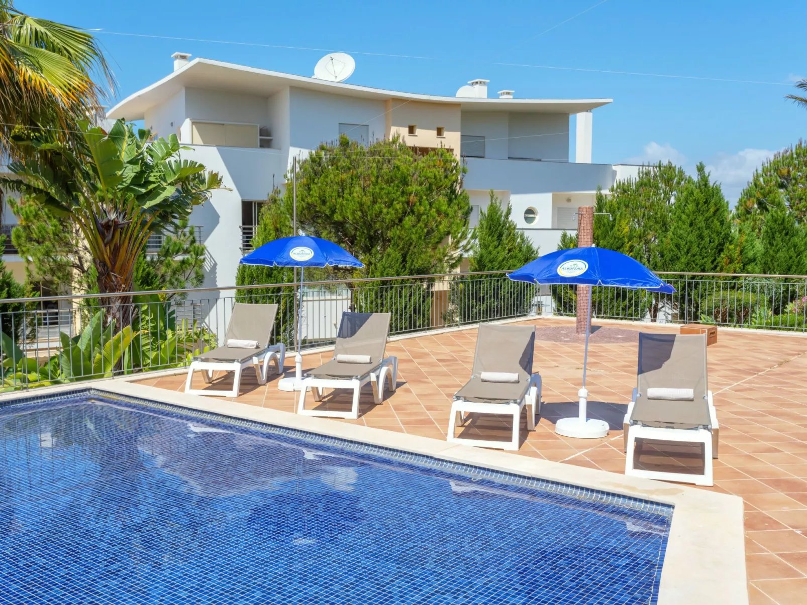 BnB Homes komfortable Wohnung mit 2 Pools-Image-tags.info