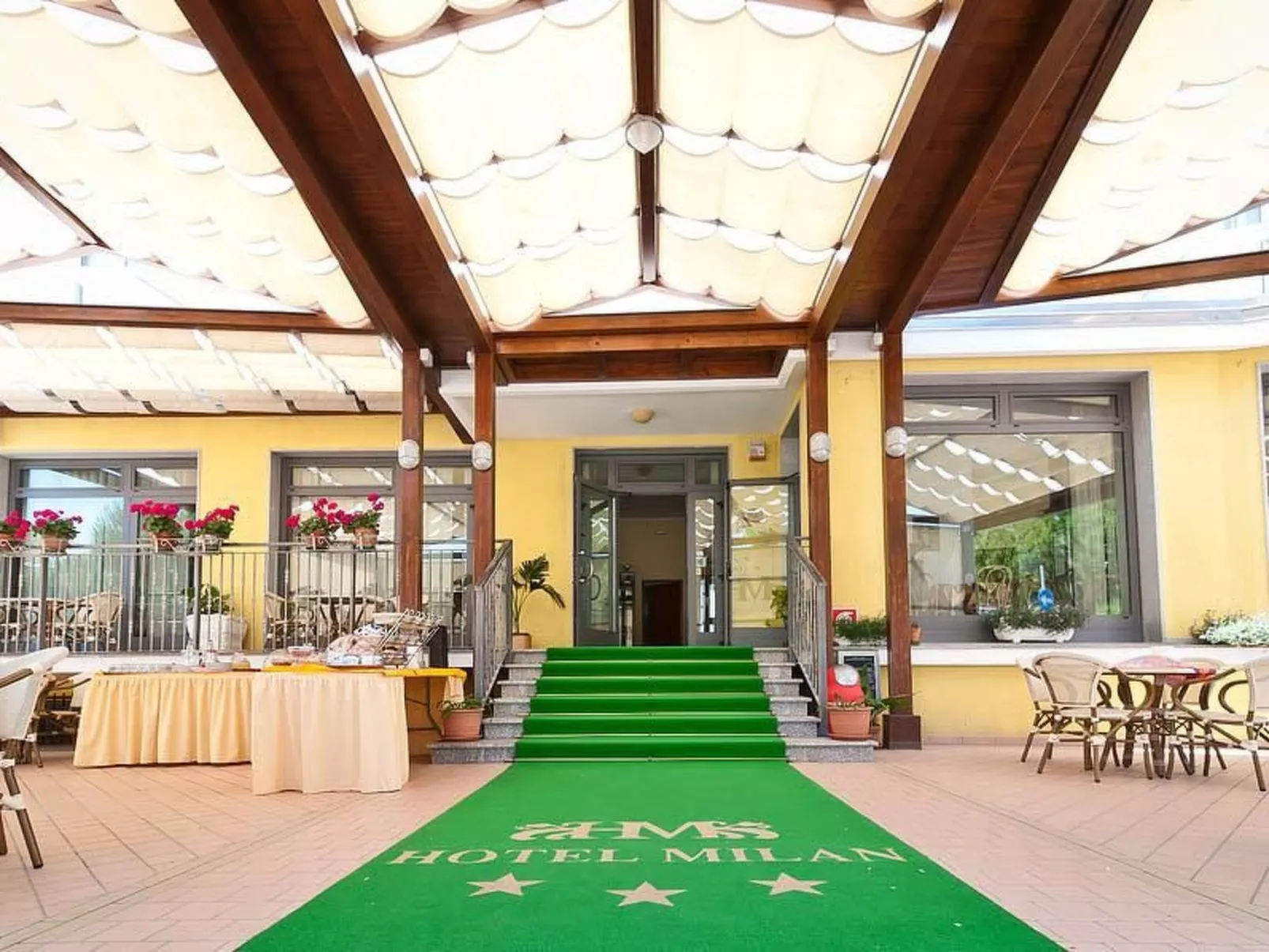 'Milan' mit Balkon-Buiten