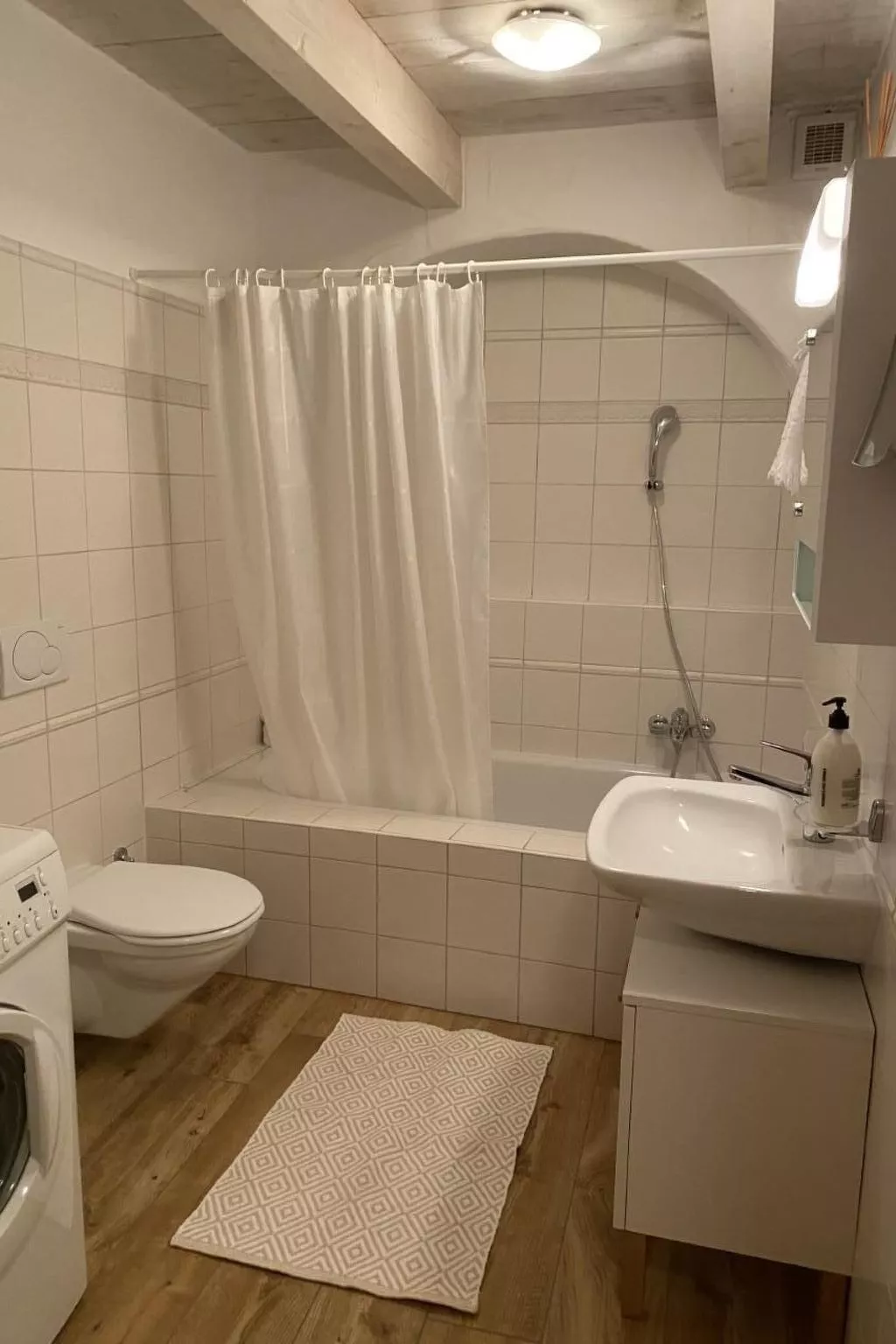 Top -Rustico mit Aussenwhirlpool beheizt und Sauna-Image-tags.info