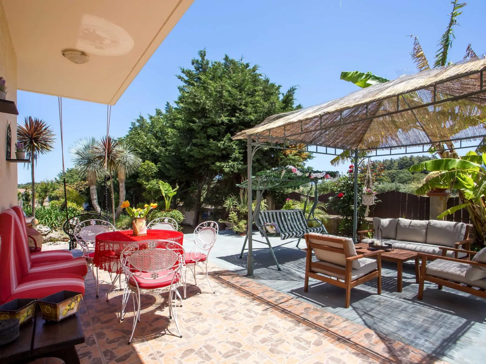 Villa "Laylande House" mit Bergblick-Image-tags.info