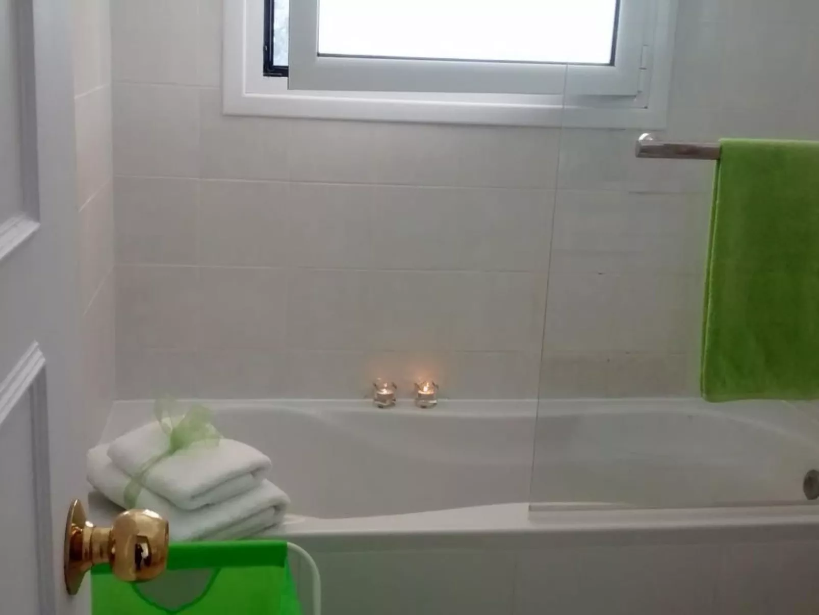 Ferienvilla mit Garten, Grill und Terrasse-Binnen