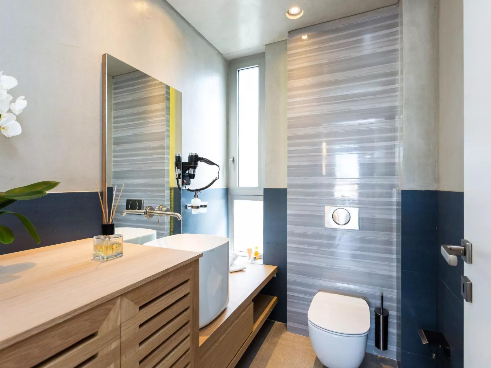 Villa mit beheiztem Pool in der Nähe von Strand und Geschäften-Image-tags.info