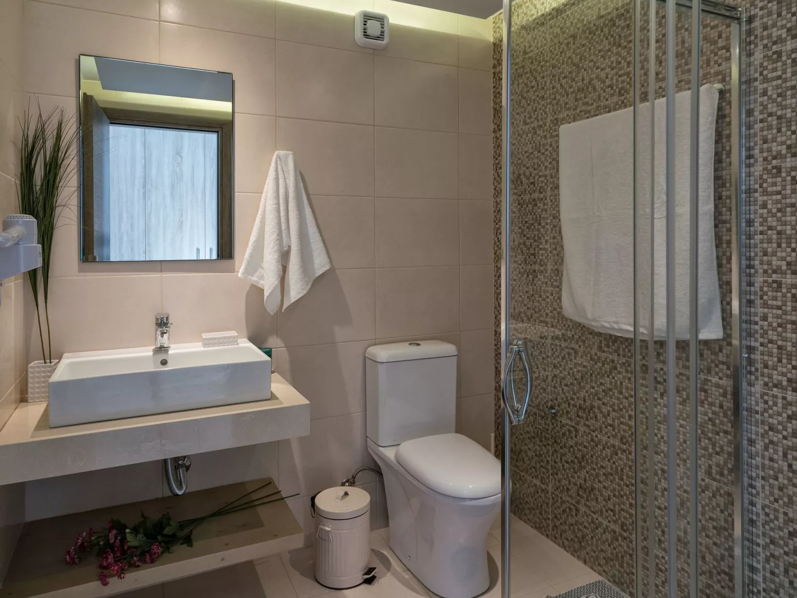 Villa am Strand mit Pool BBQ Spaziergang zu Annehmlichkeiten-Binnen