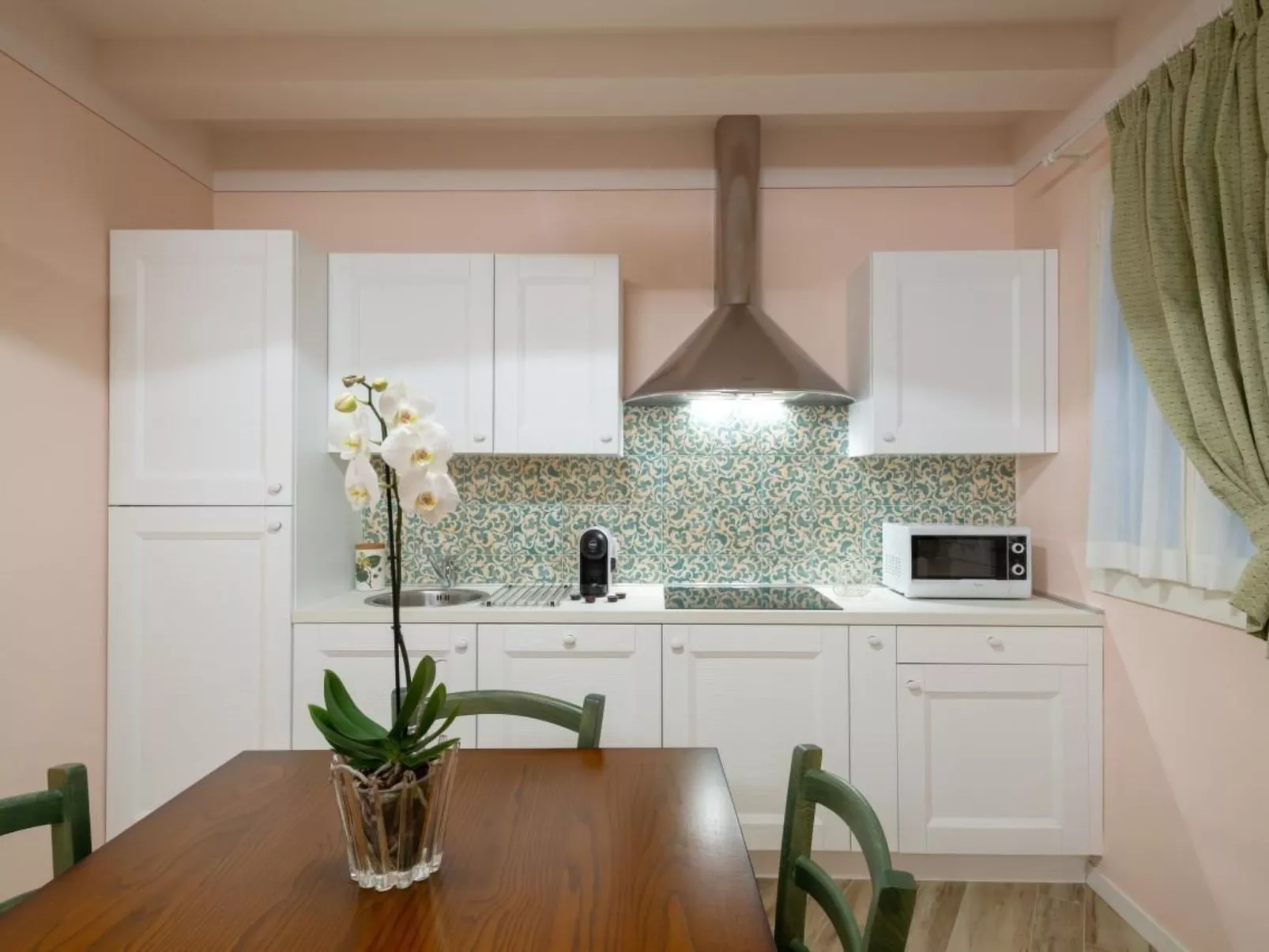 Rosa in der Toskana-Binnen