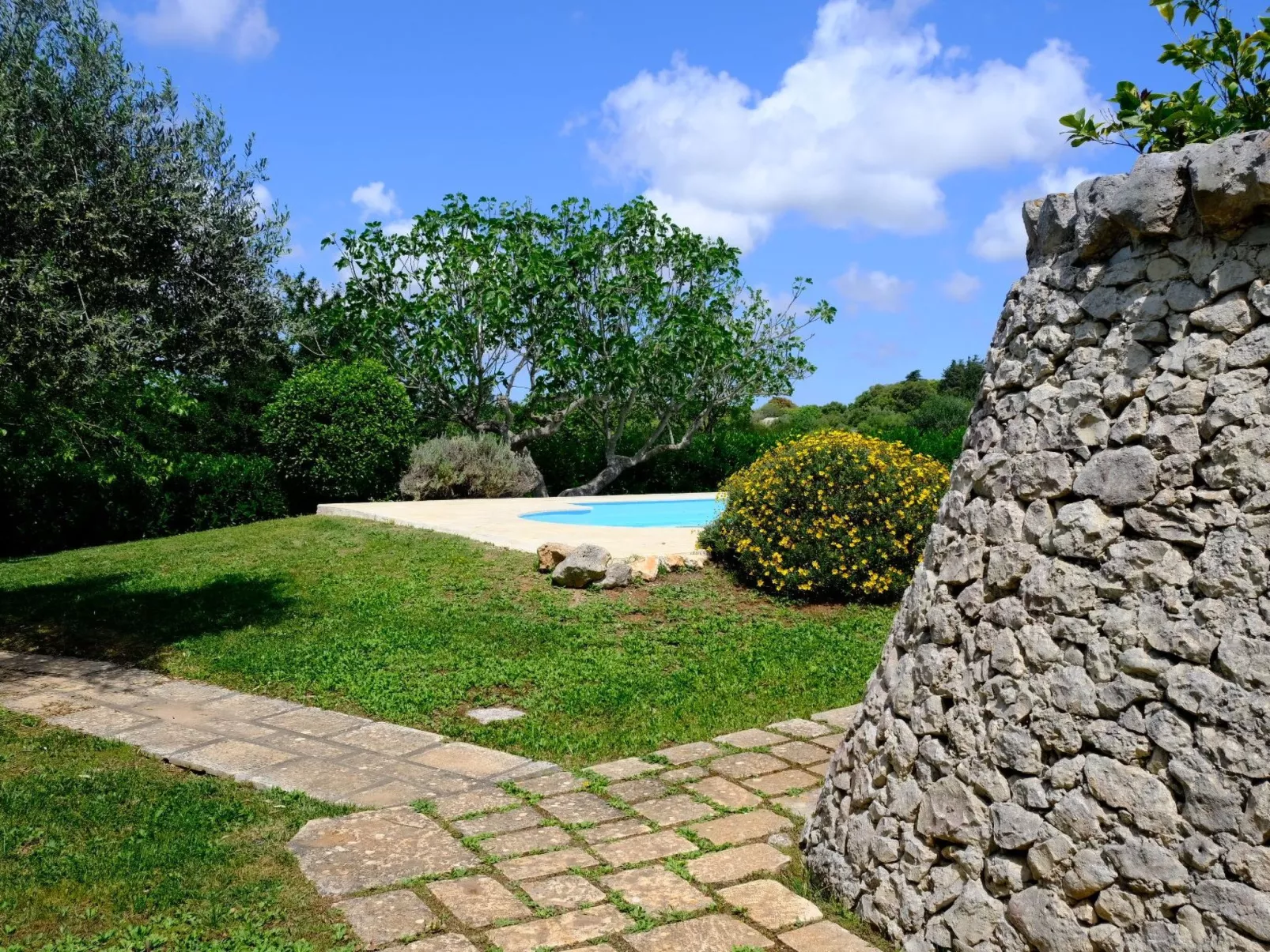Trullo auf dem Lande in Ostuni mit privatem Pool-Buiten