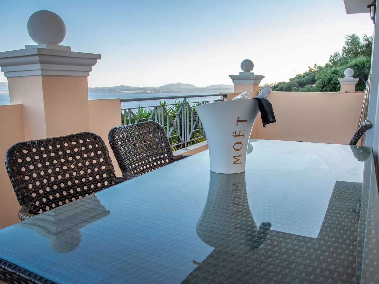 Villa Sotiris mit Pool und herrlichem Meerblick-Buiten