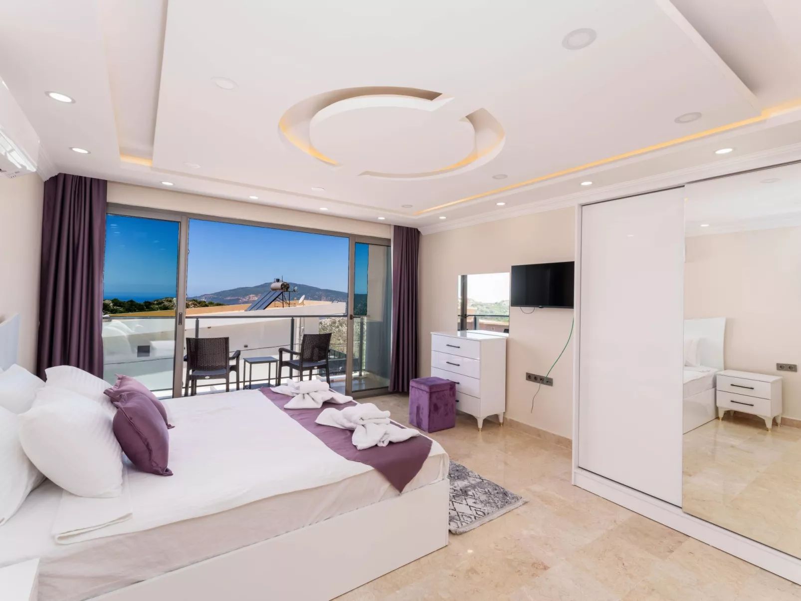 Emora 1-Image-tags.info