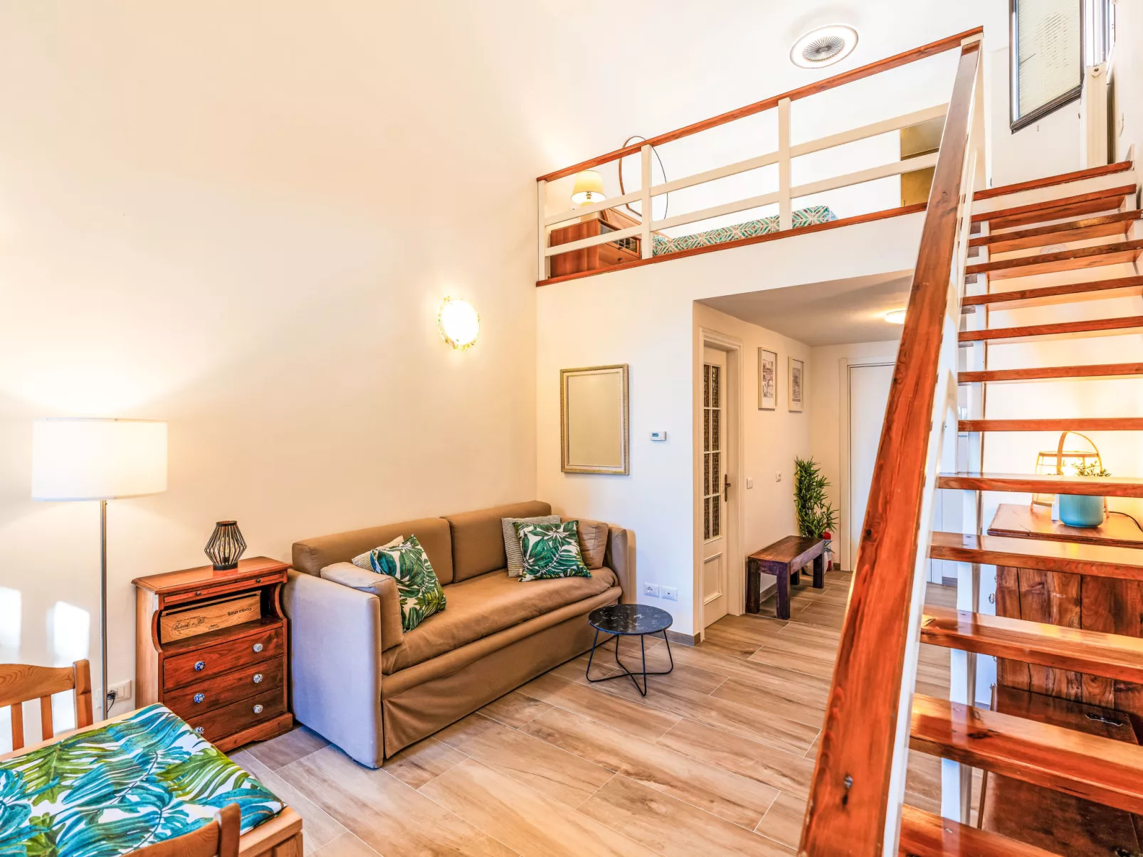 Beautiful Seaview-Binnen