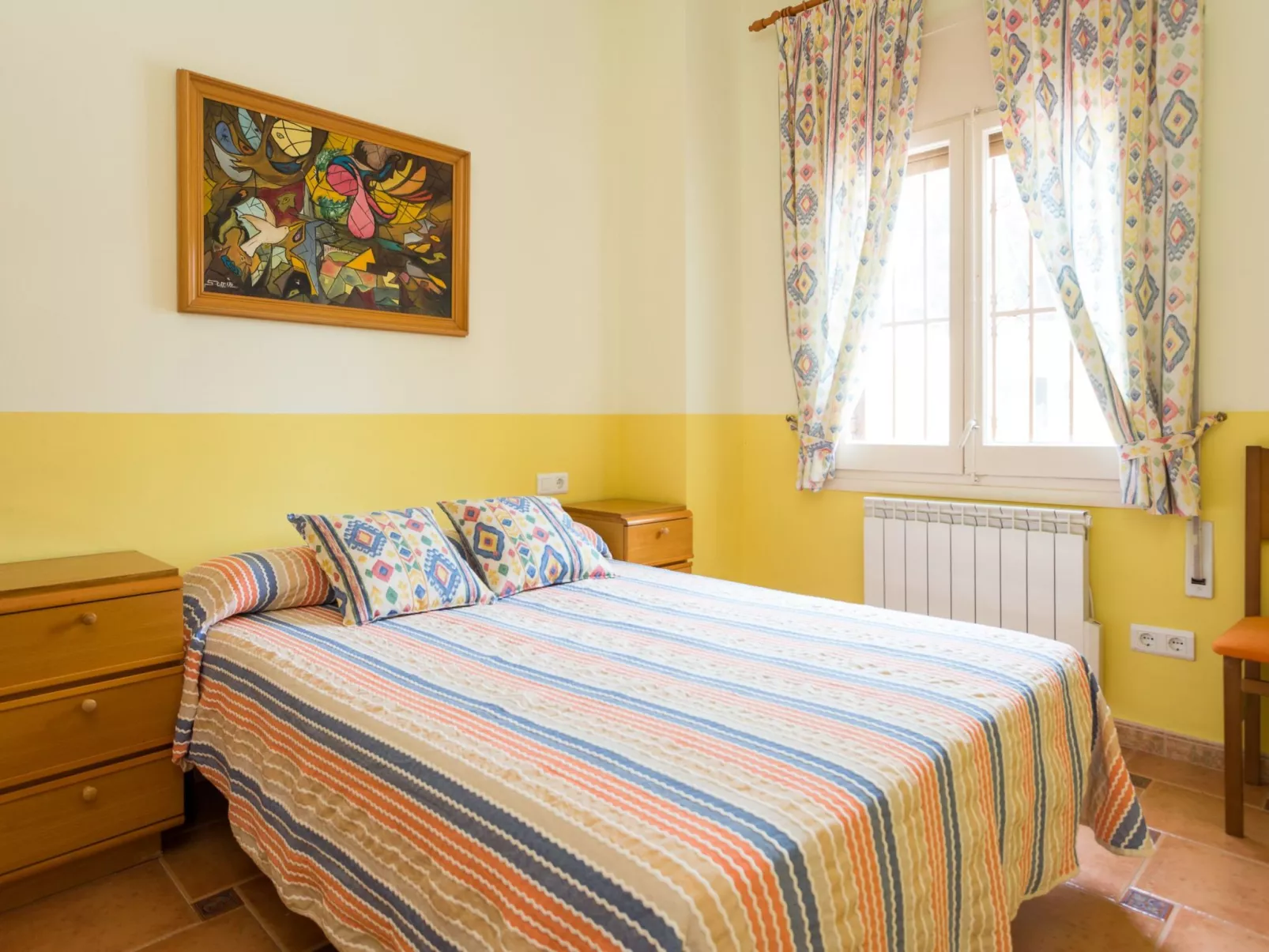 Großes Haus mit Schwimmbad und Barbecue-Image-tags.info