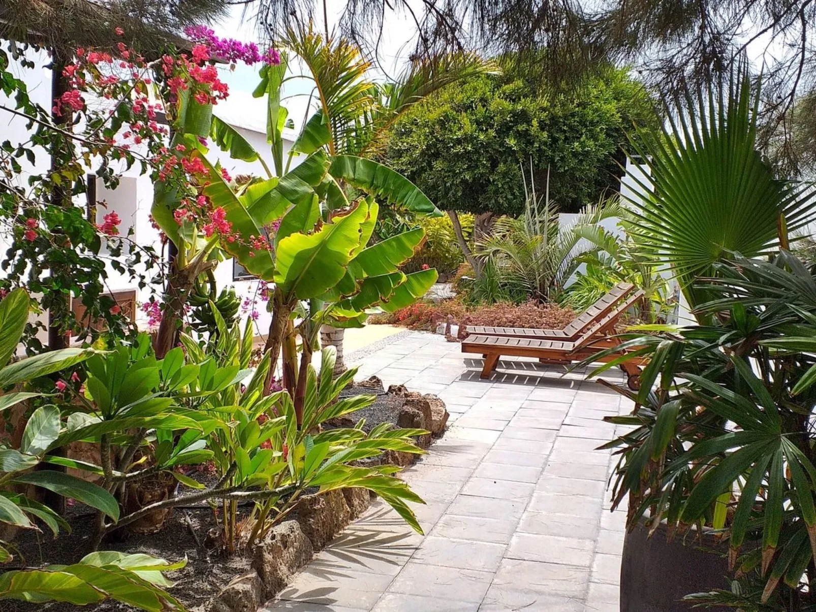 Secret Garden Villa - ländlicher Boutique-Rückzugsort, private tropische Gärten-Buiten