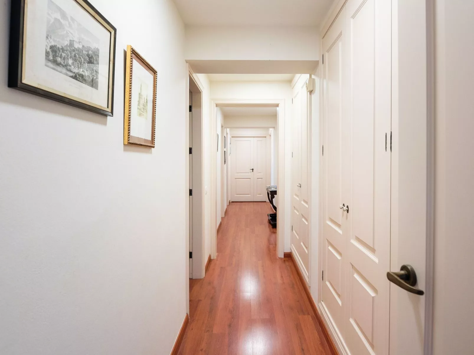 Wunderschöne Villa in einer einzigartigen natürlichen Umgebung-Binnen