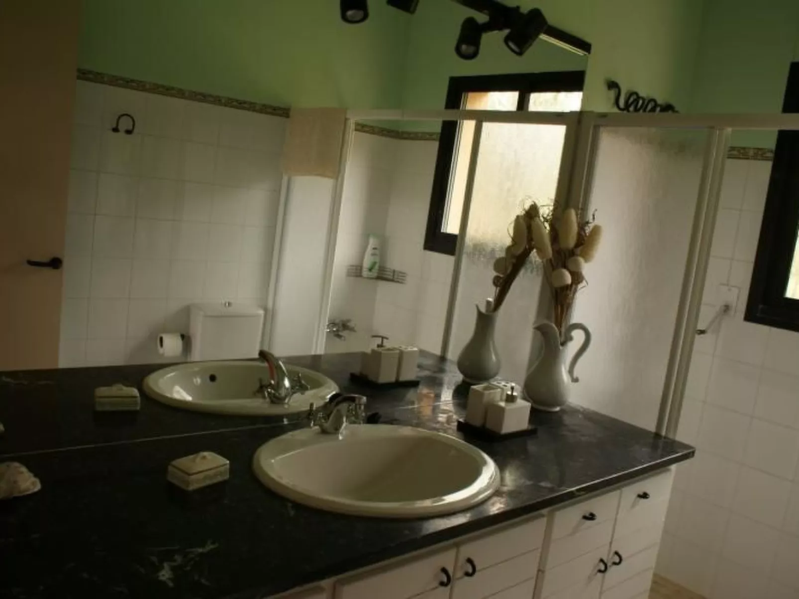 Kleiner Bungalow mit zwei Schlafzimmern.-Binnen