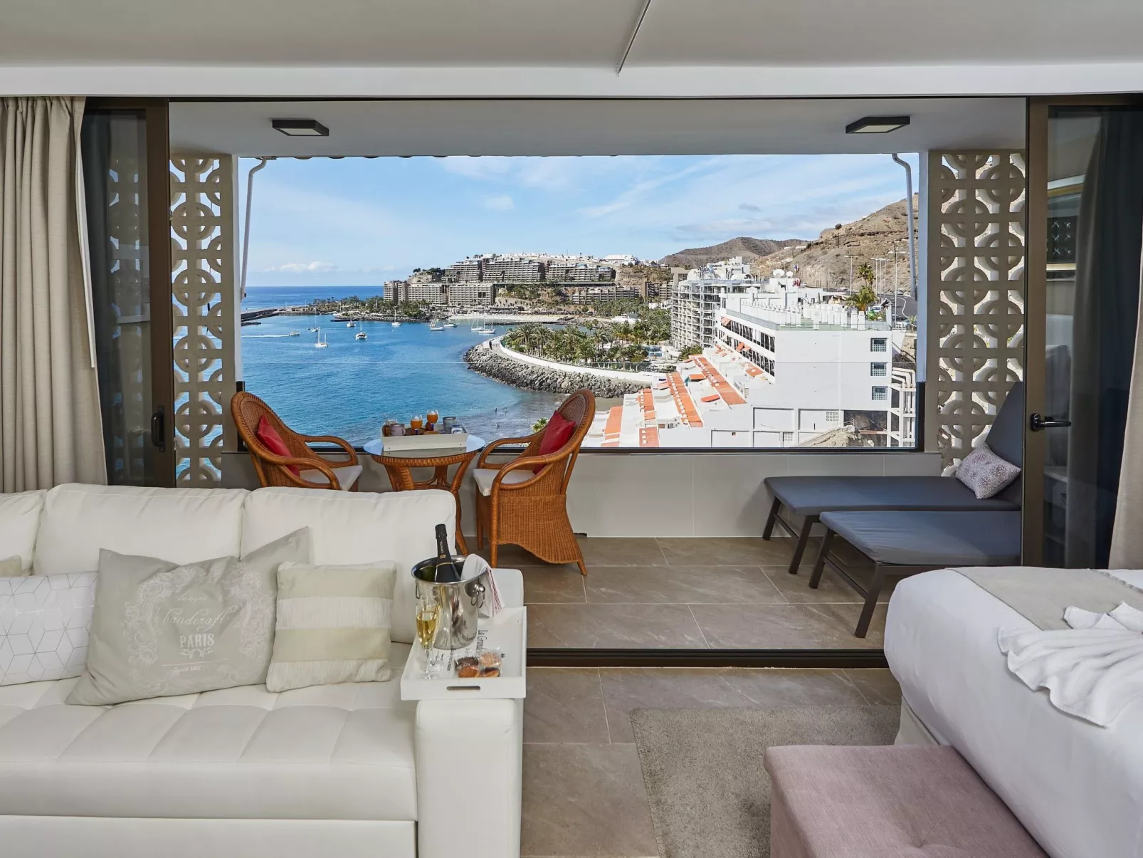 Aufwachen mit herrlichem Meerblick aus dieser schicken Wohnung-Binnen