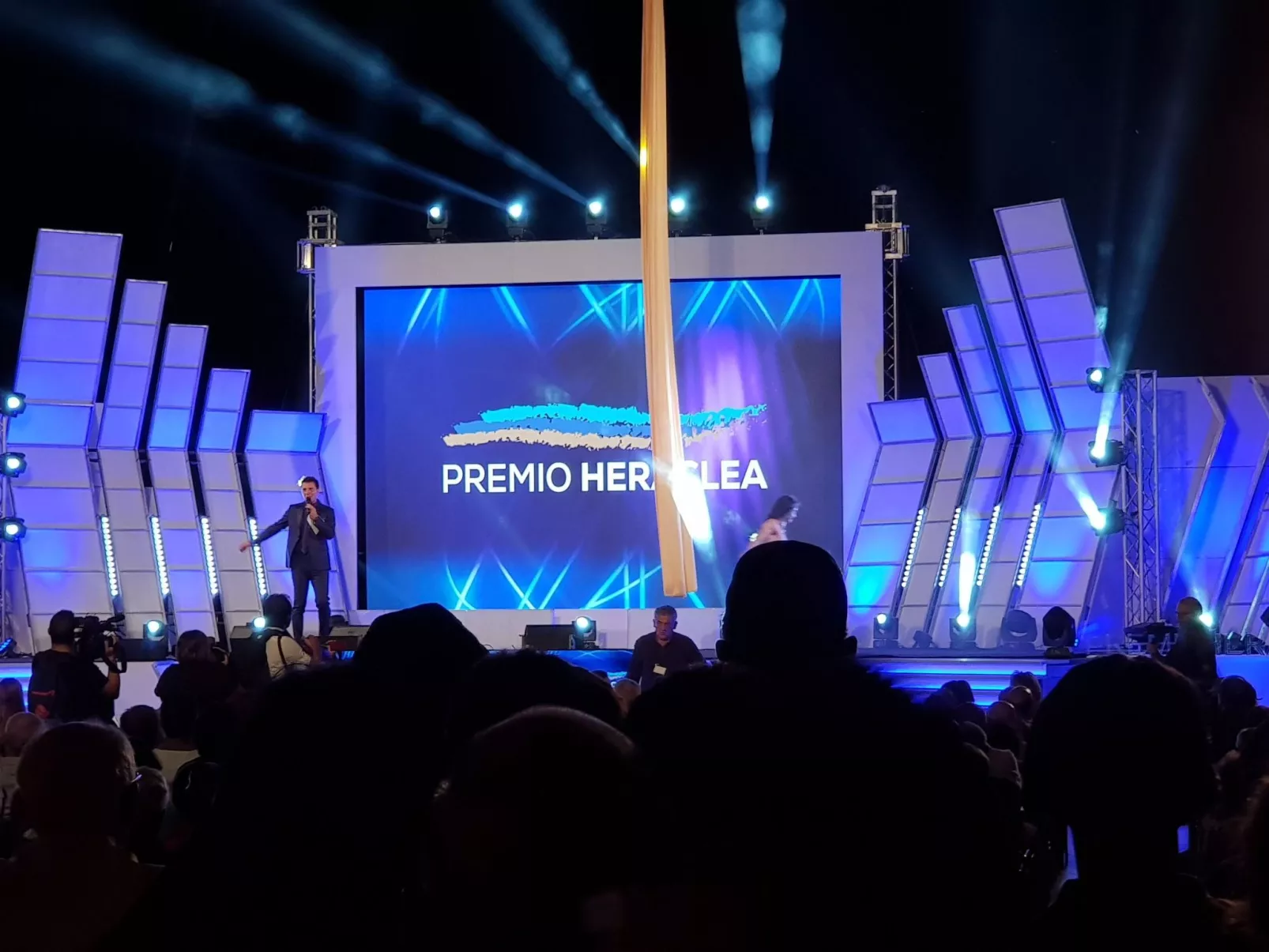 'Zeus-Image-tags.info